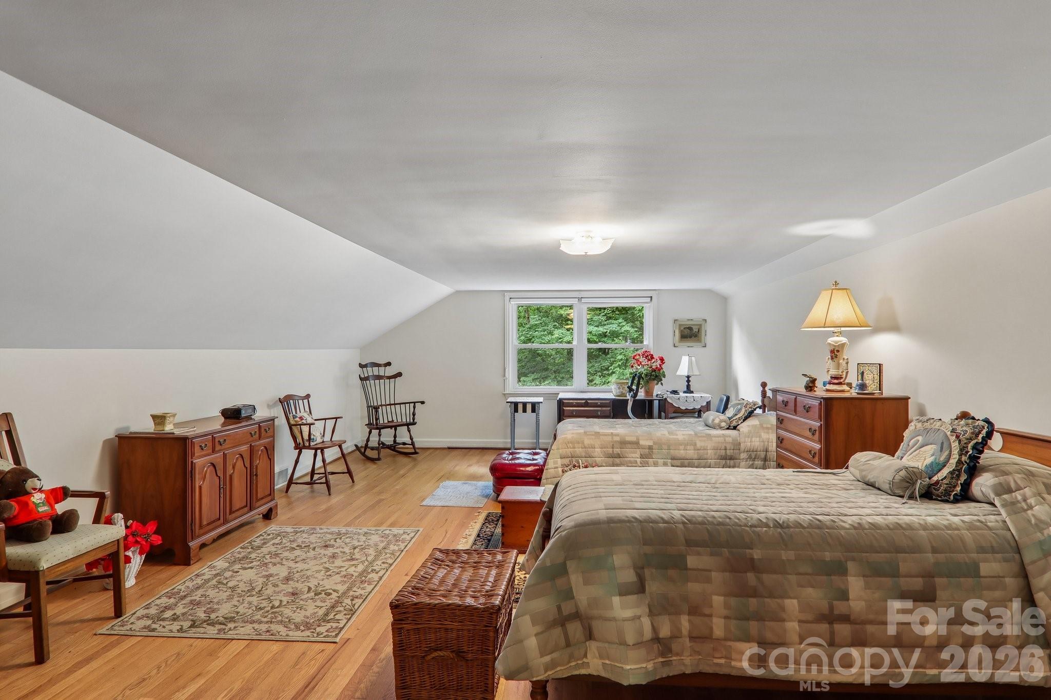 1404 Valmont Drive — Hendersonville