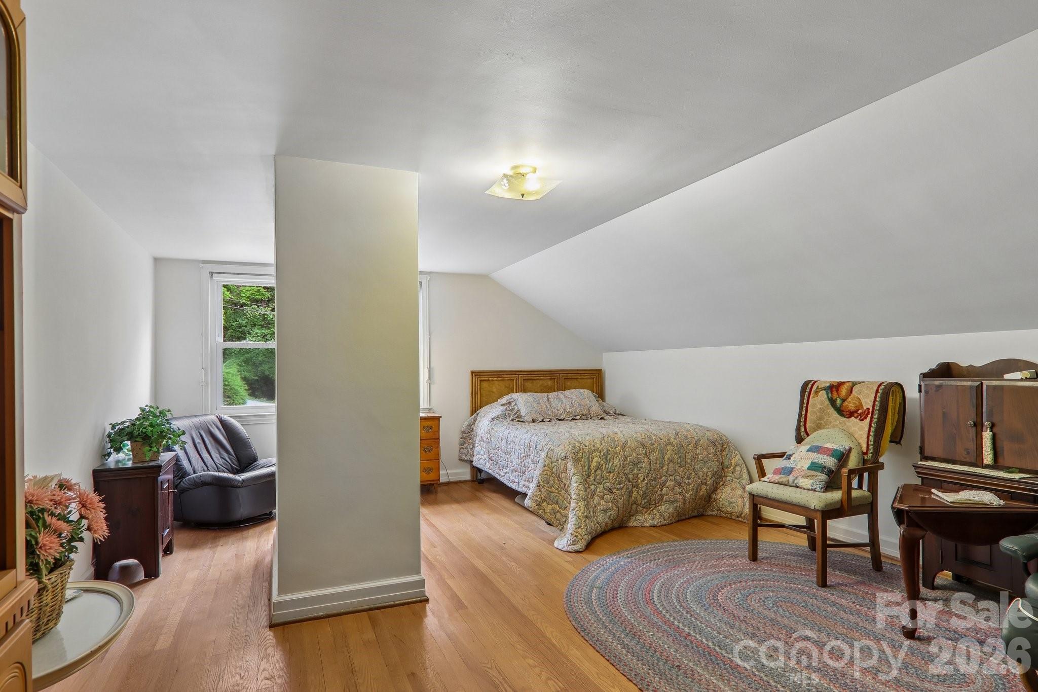 1404 Valmont Drive — Hendersonville