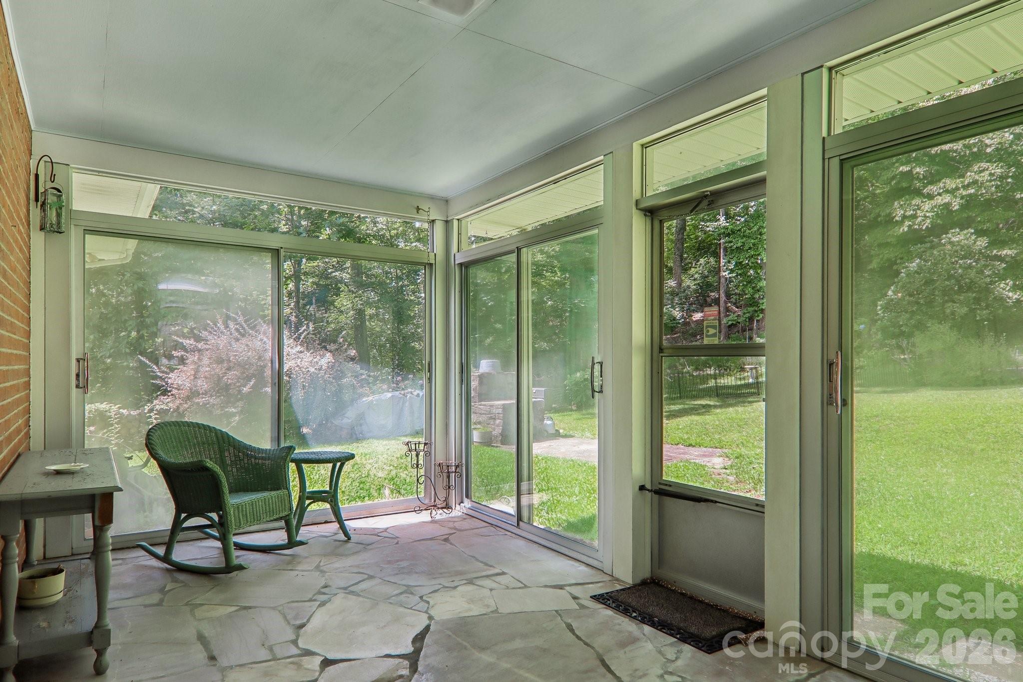 1404 Valmont Drive — Hendersonville