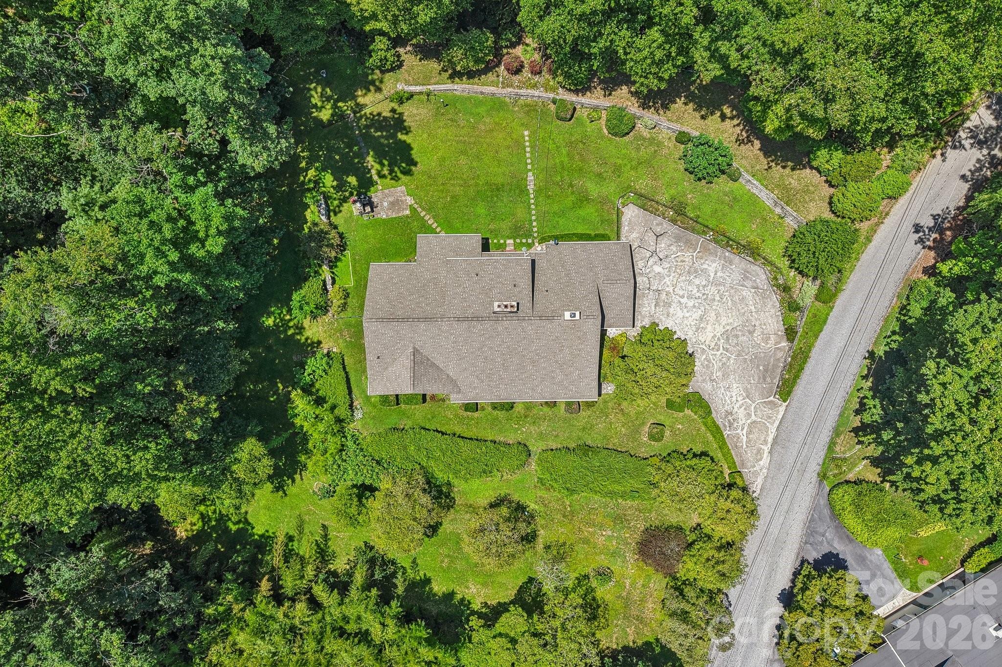 1404 Valmont Drive — Hendersonville
