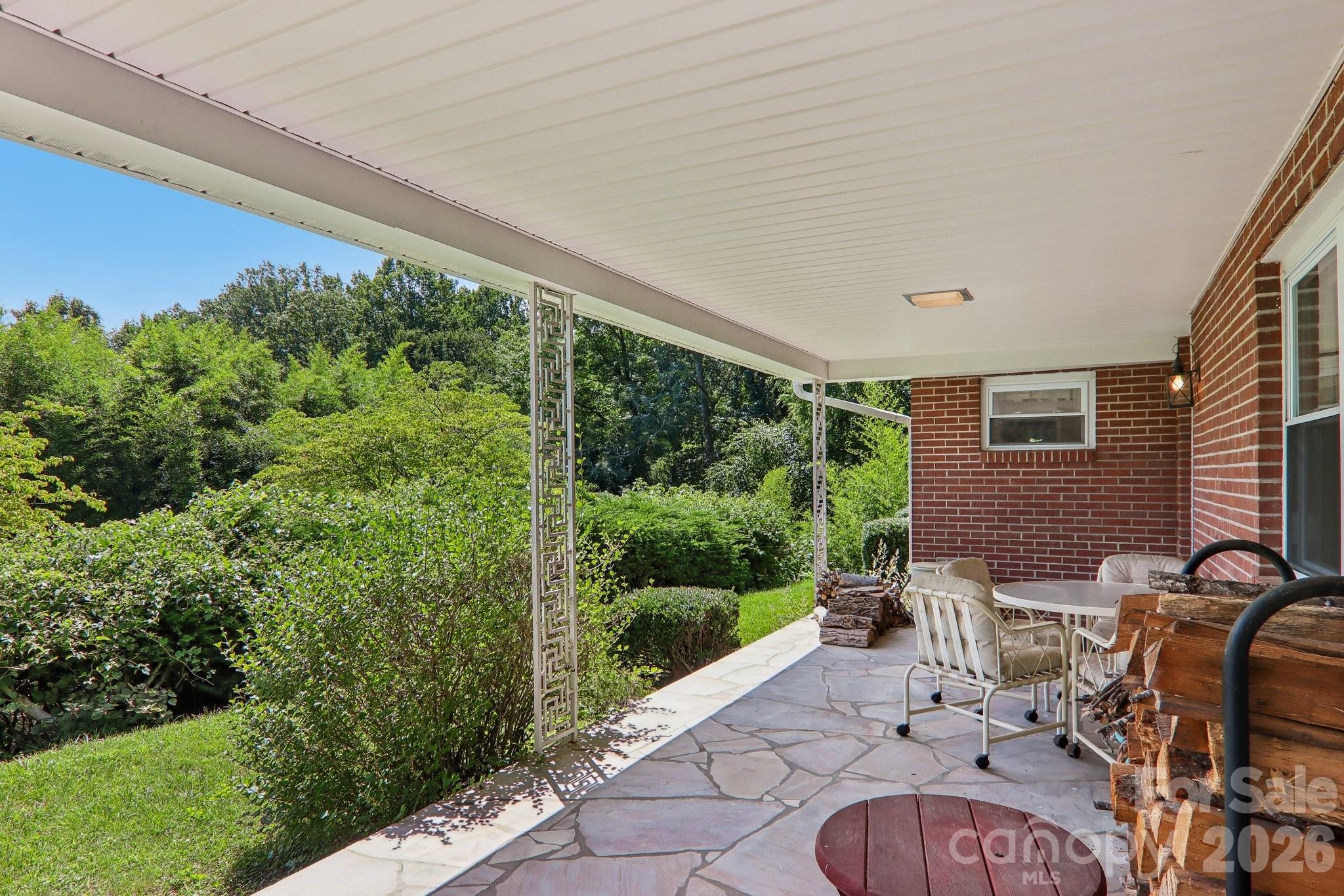1404 Valmont Drive — Hendersonville