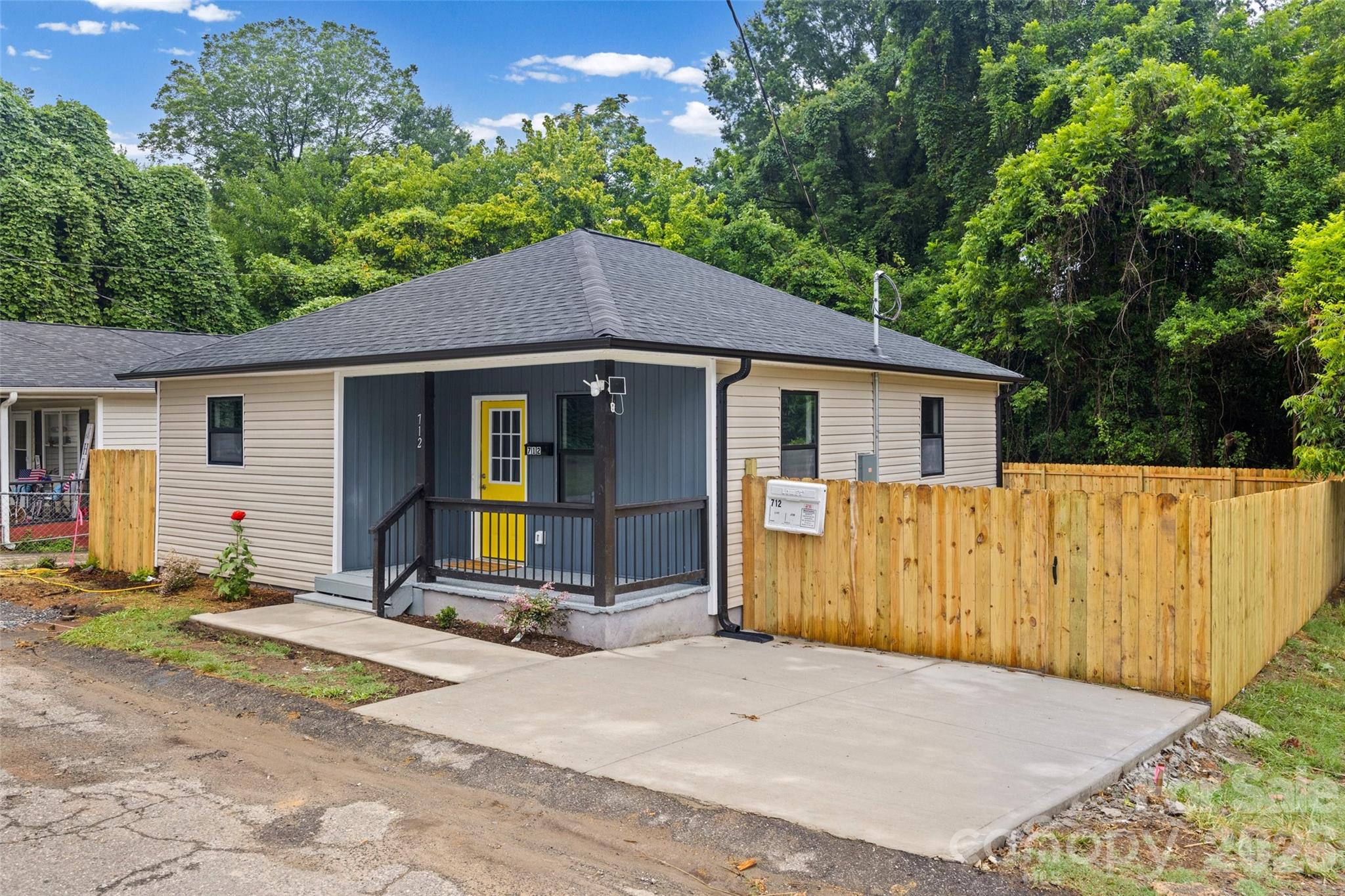 712 Henry Avenue — Gastonia