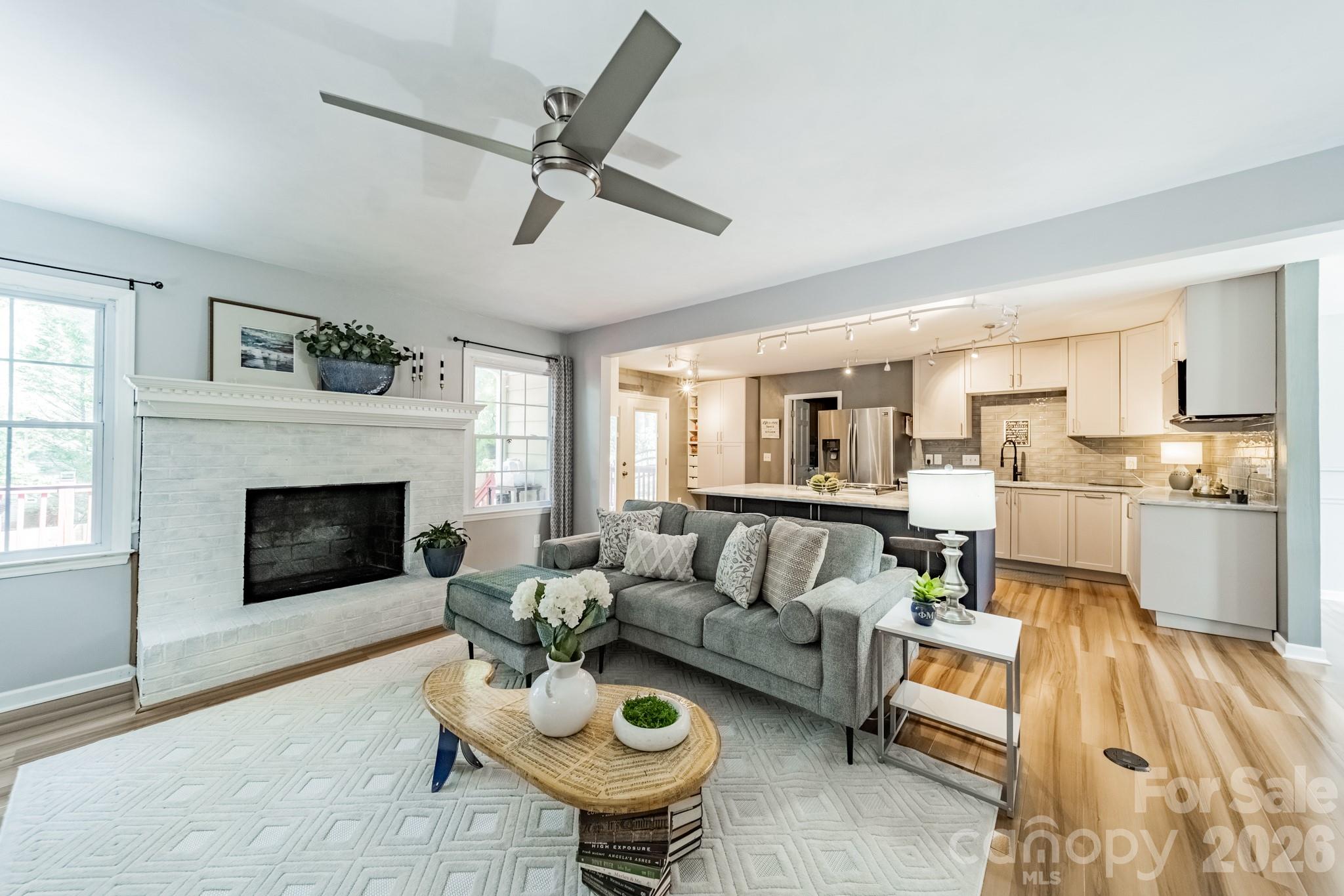 5815 Chapel Creek Court — Charlotte