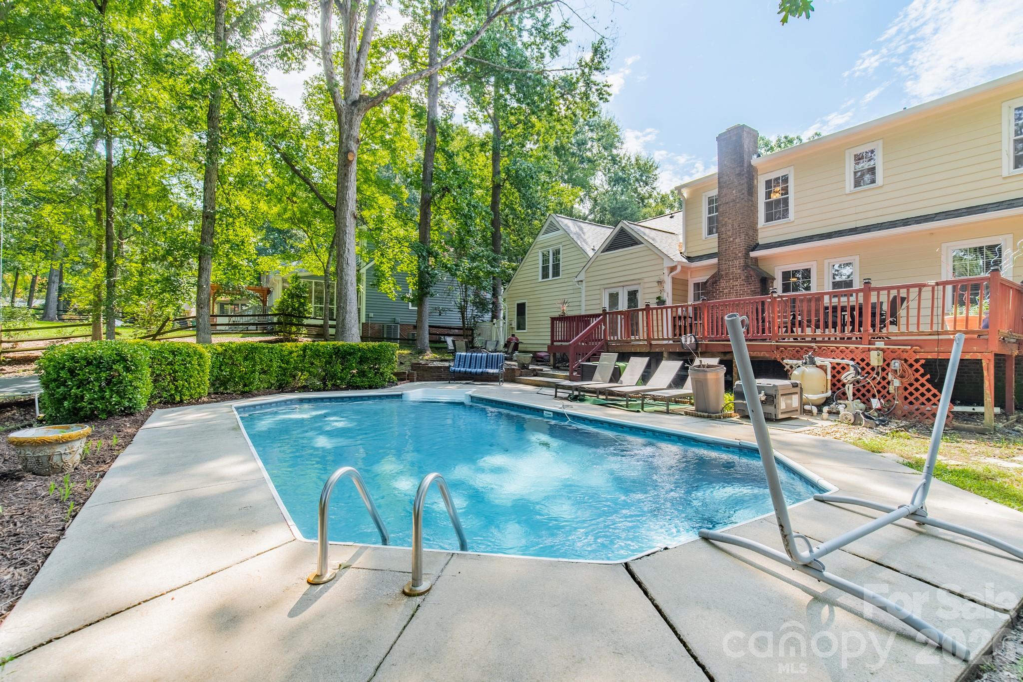 5815 Chapel Creek Court — Charlotte