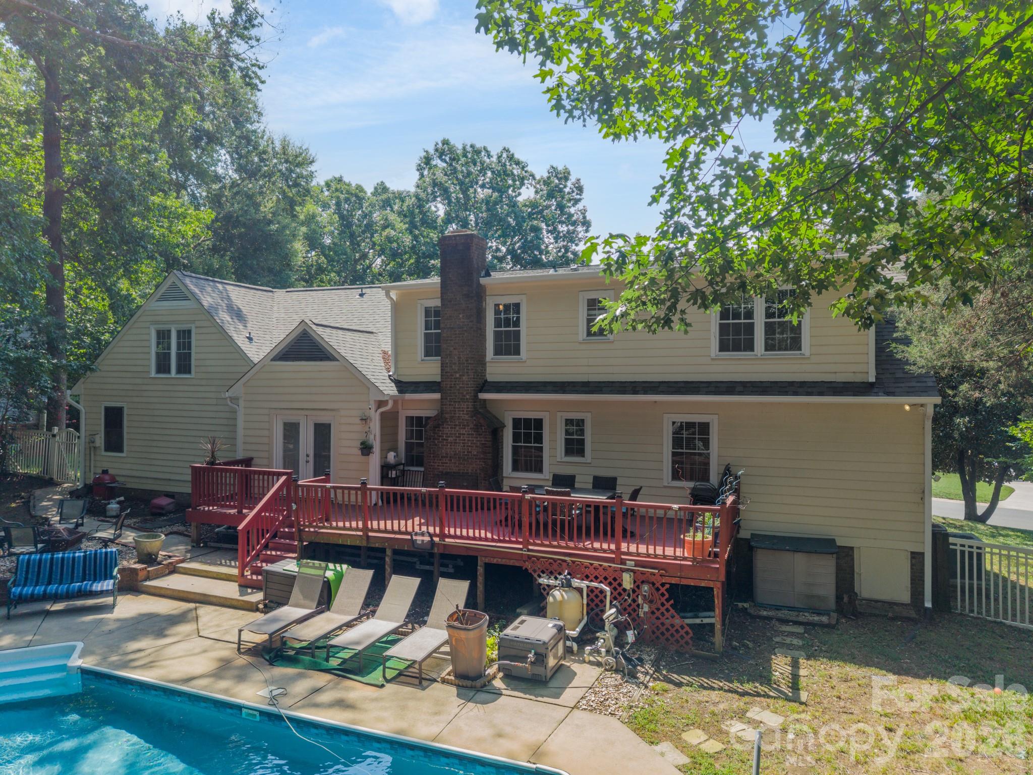 5815 Chapel Creek Court — Charlotte