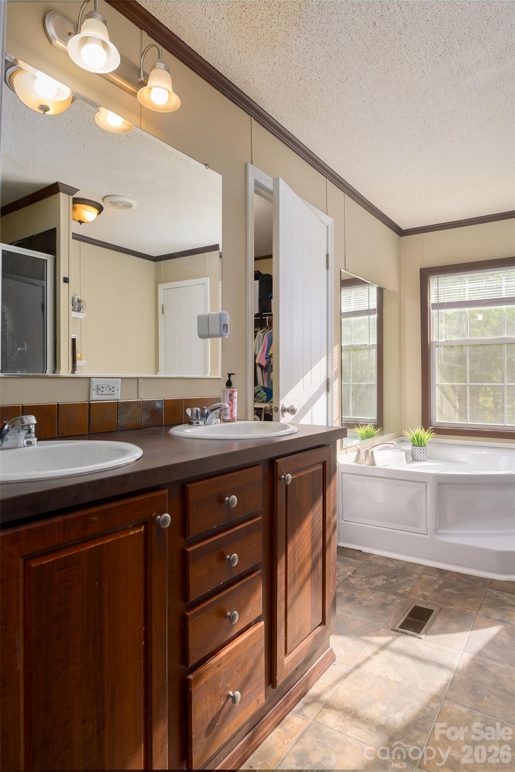 837 Joe Road — Mocksville