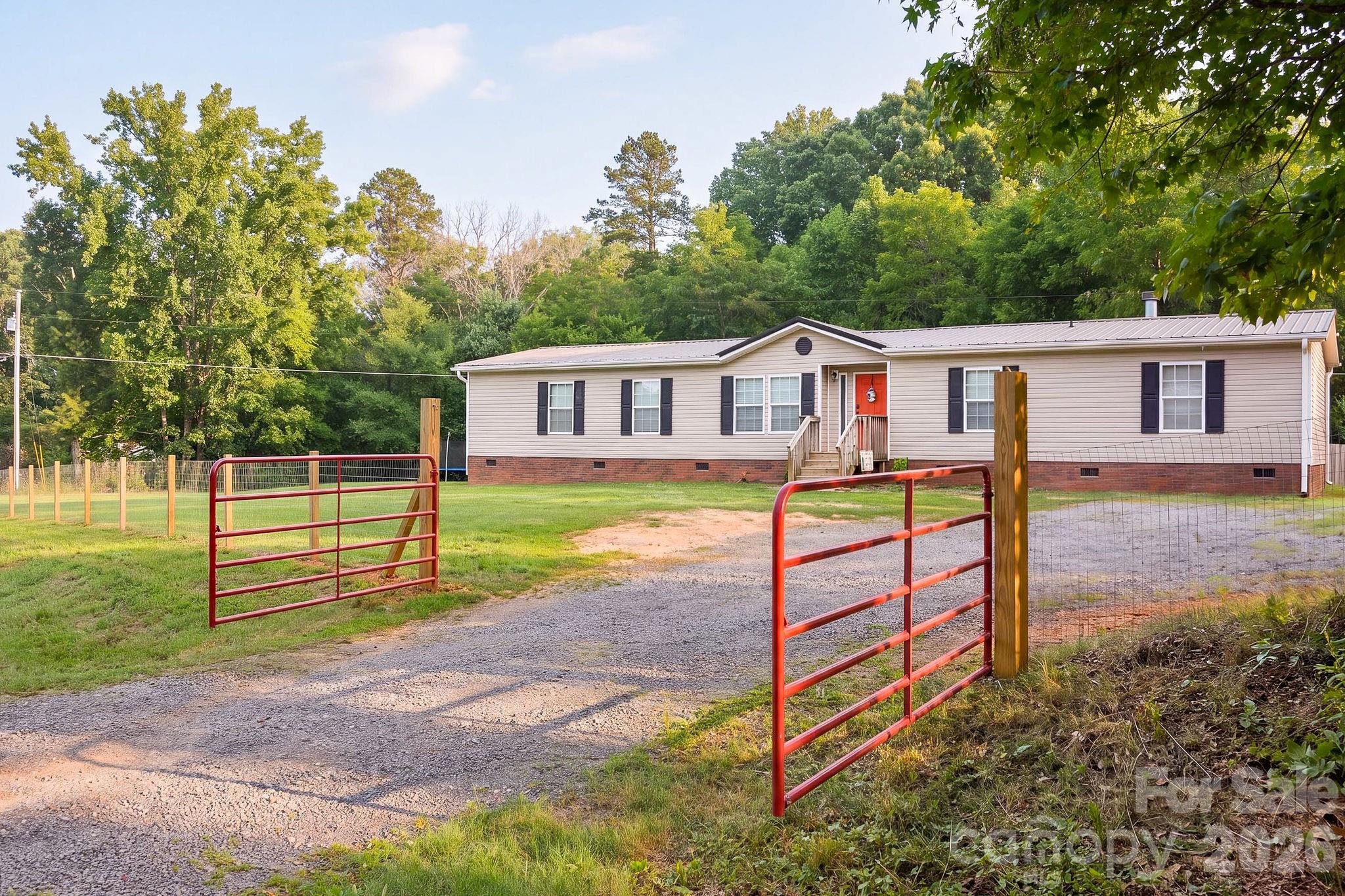 837 Joe Road — Mocksville