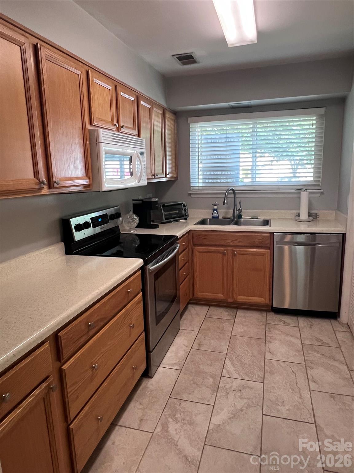 1050 Sardis Cove Drive — Charlotte