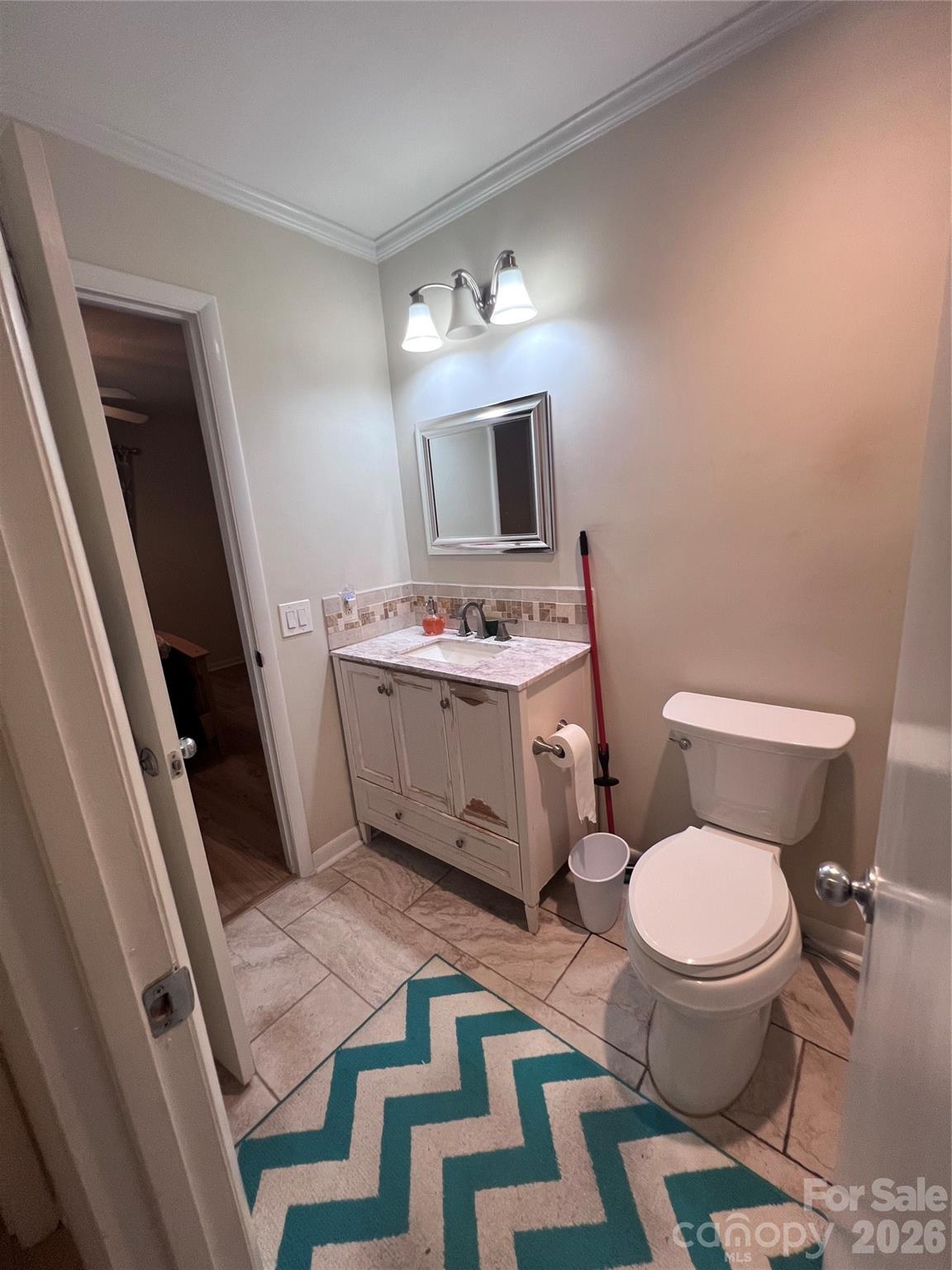1050 Sardis Cove Drive — Charlotte