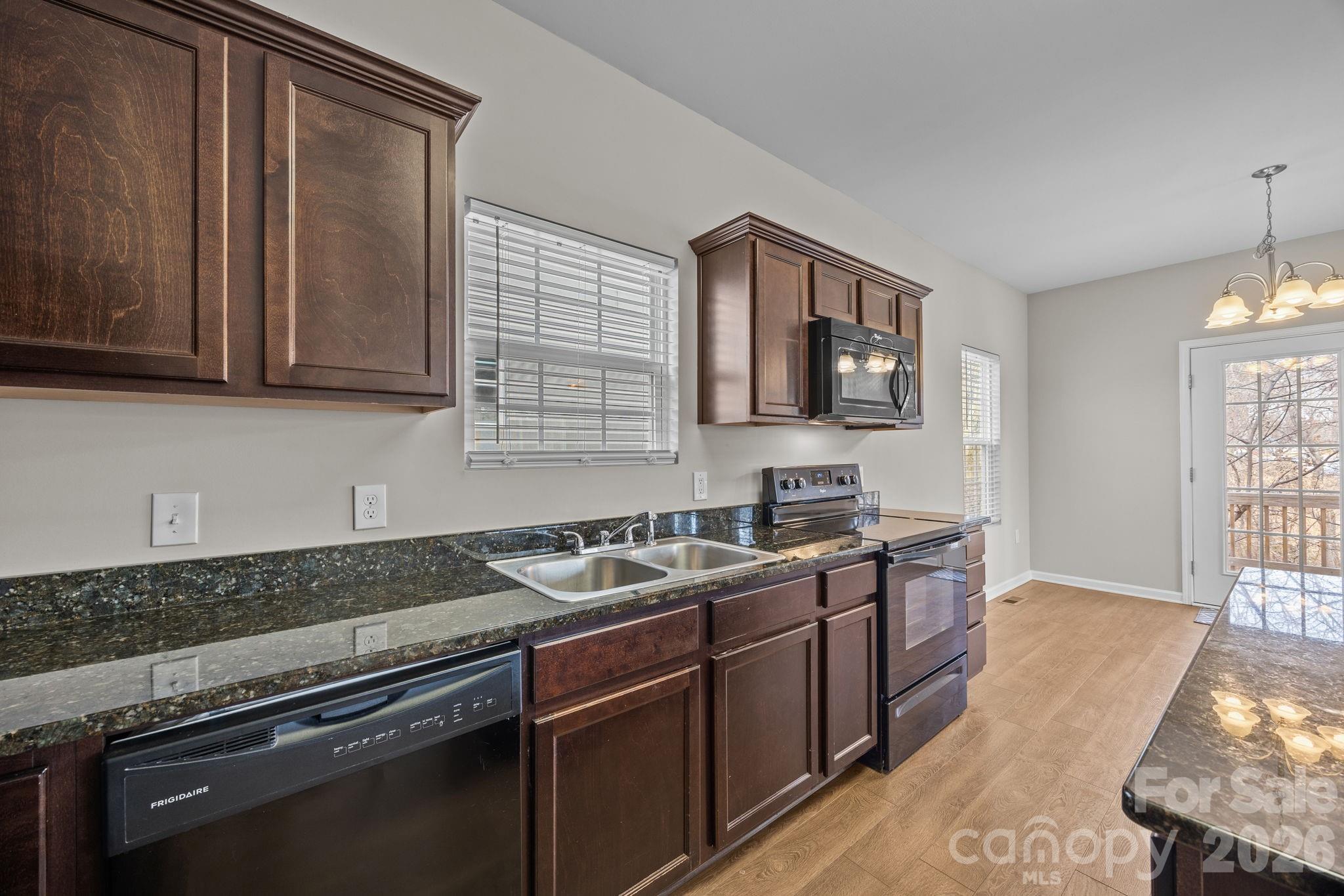 115 Lookout Point Place — Mooresville