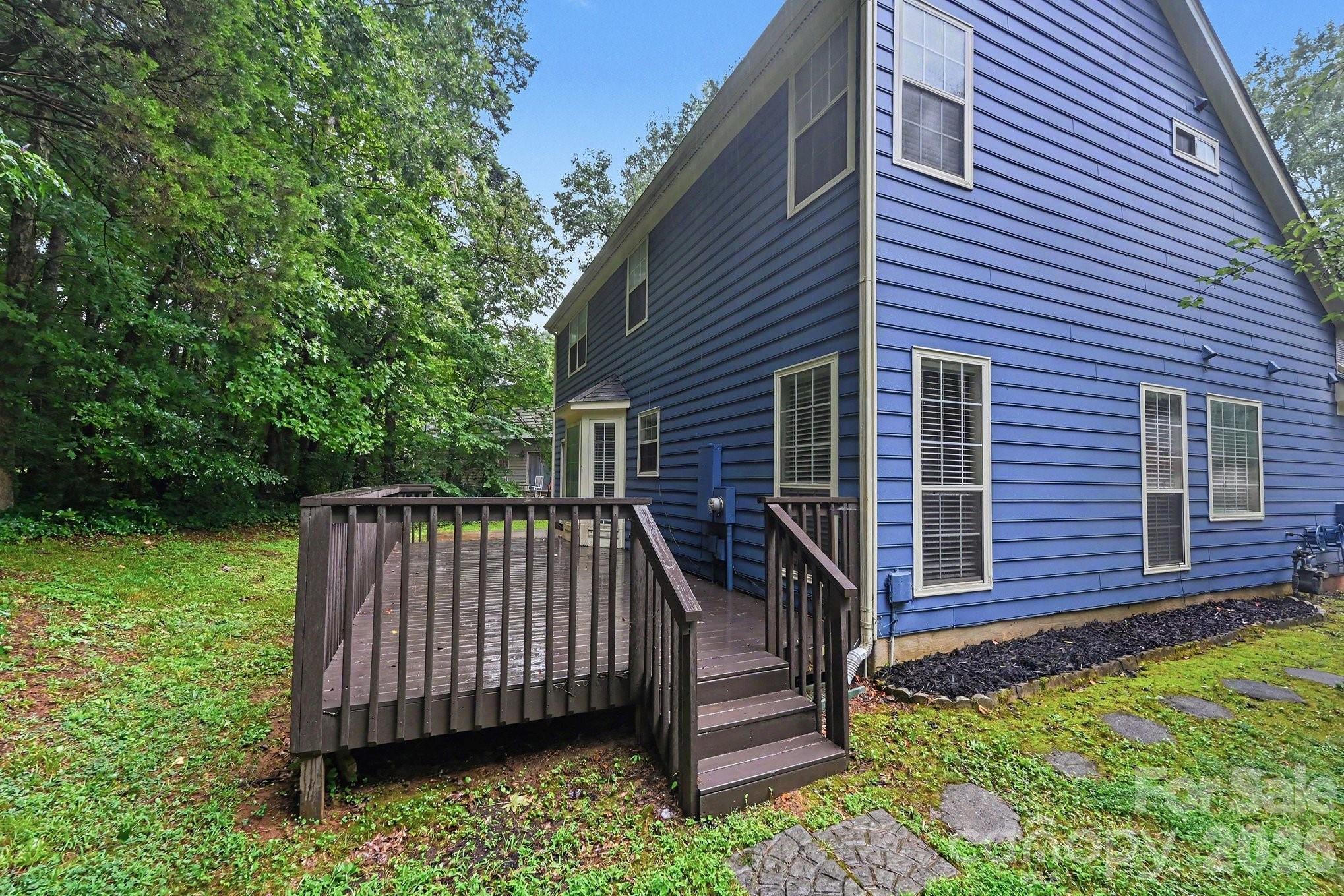 8722 Woodhill Manor Court — Charlotte