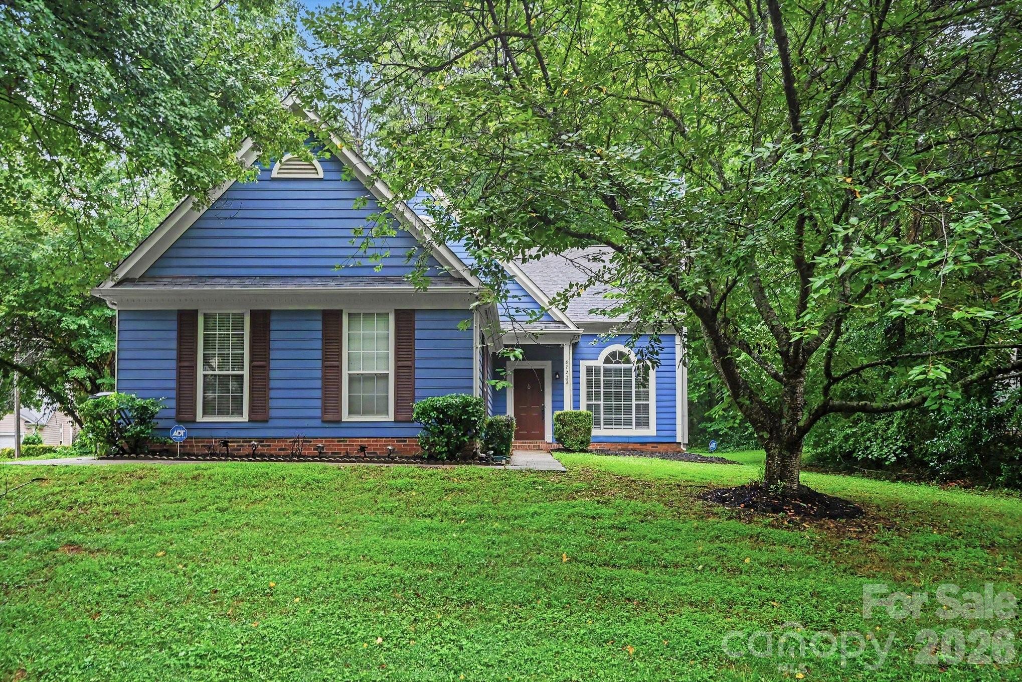 8722 Woodhill Manor Court — Charlotte