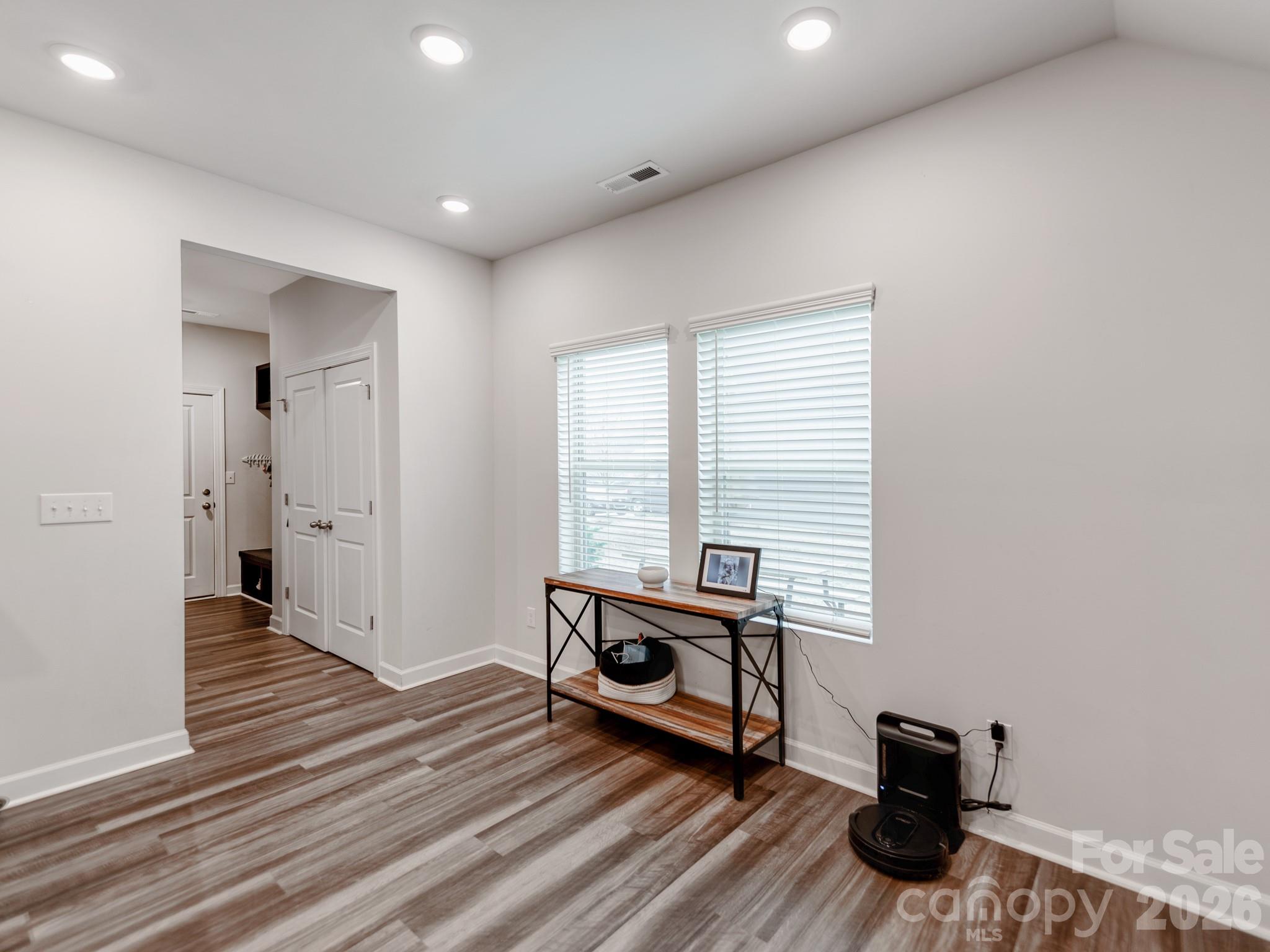 438 Nixon Road — Belmont