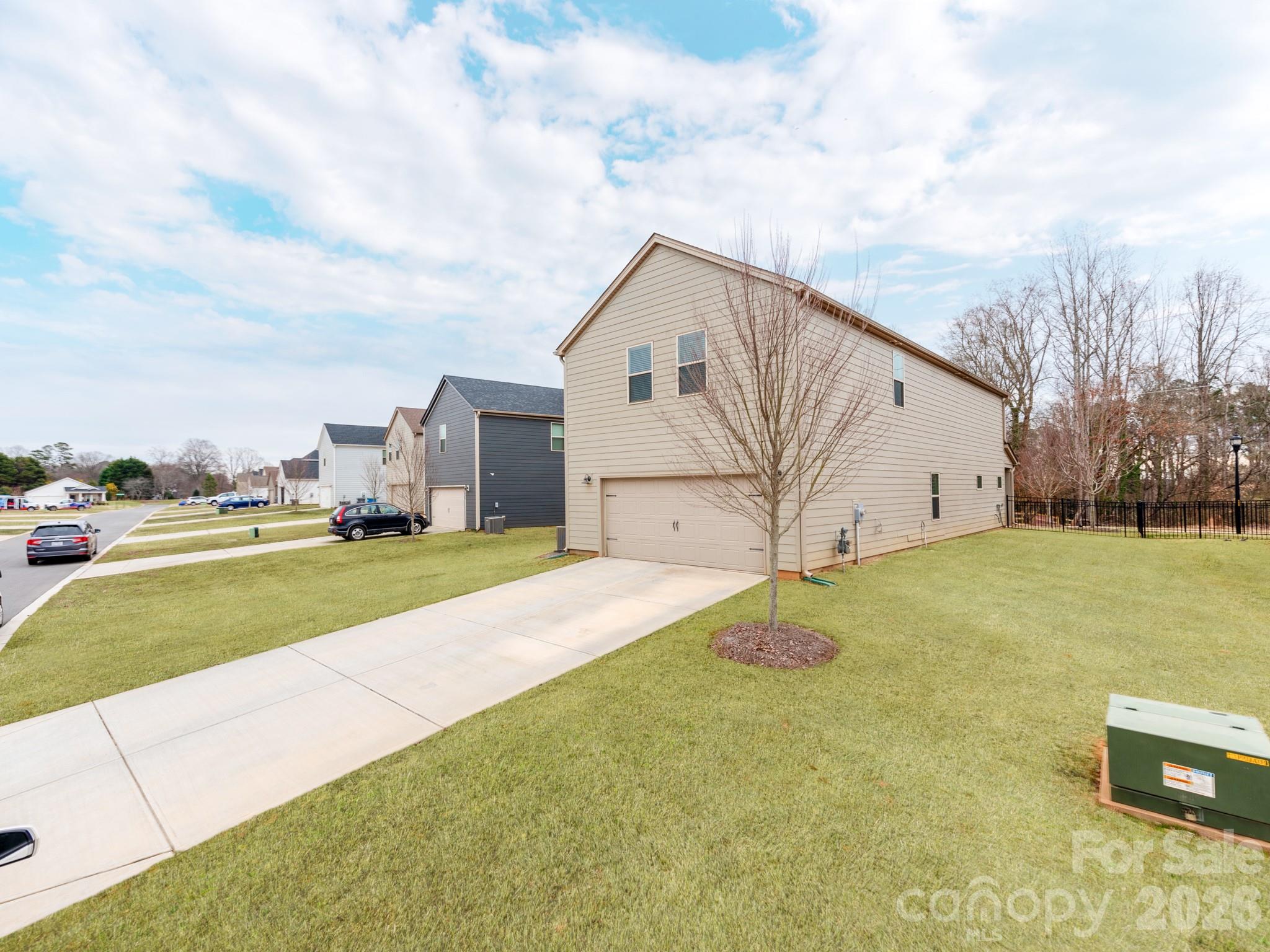 438 Nixon Road — Belmont