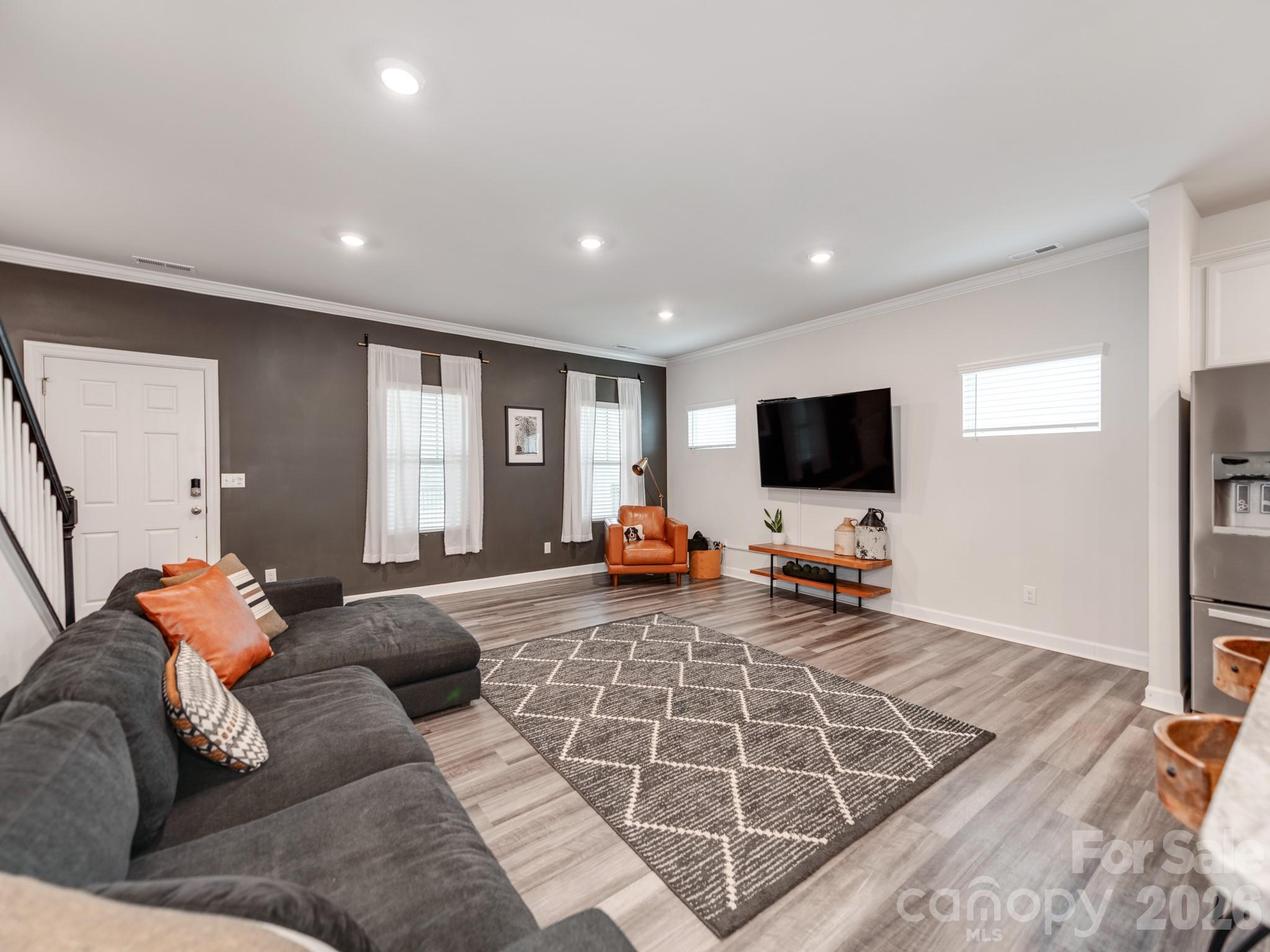 438 Nixon Road — Belmont