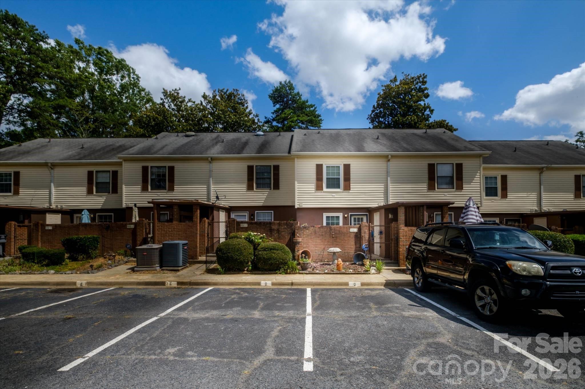 6810 Farmingdale Drive #D — Charlotte
