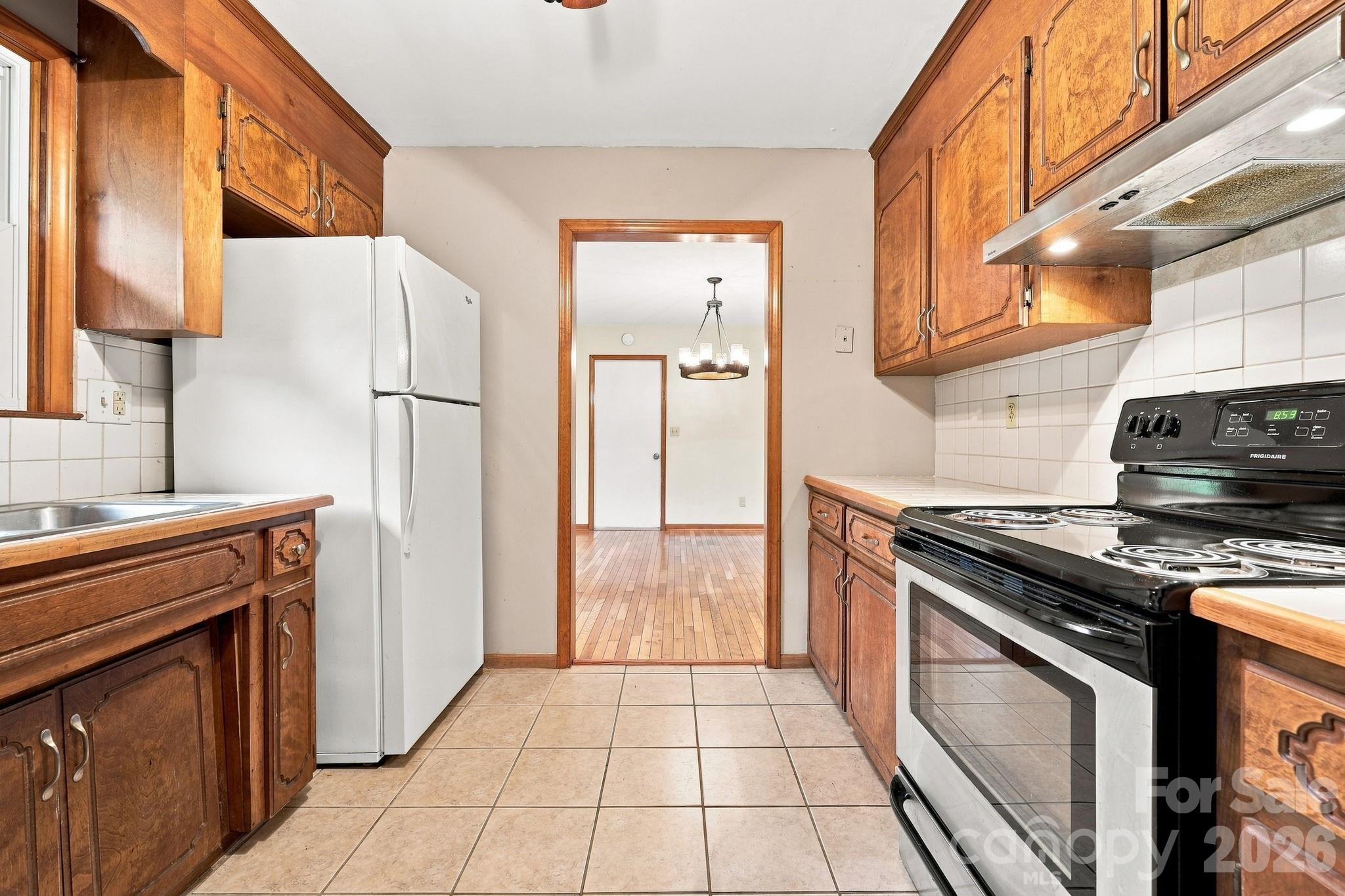 62 Hunters Field Lane — Mills River