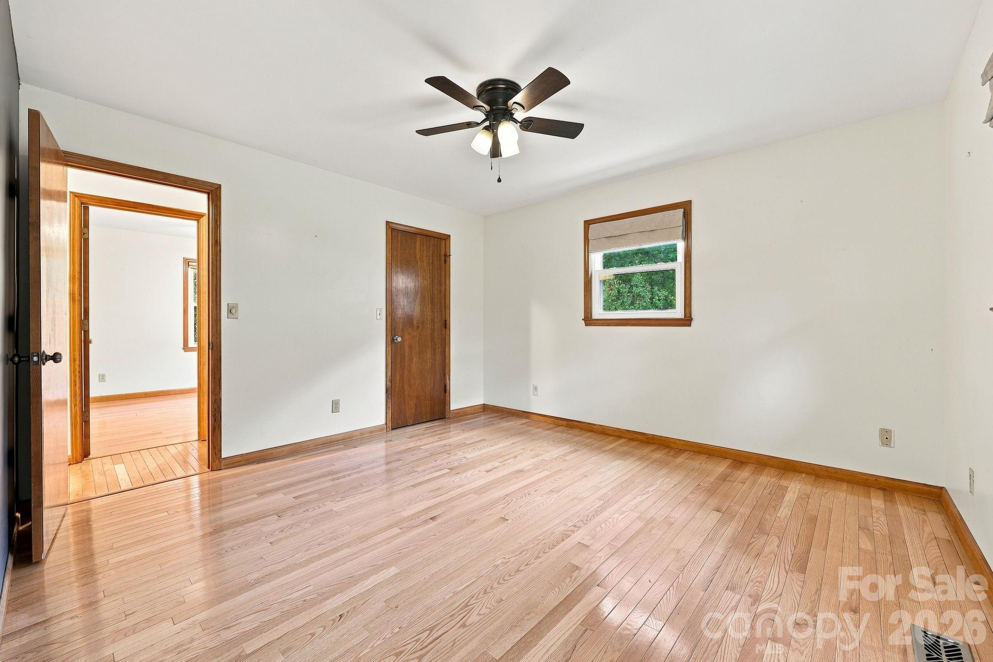 62 Hunters Field Lane — Mills River