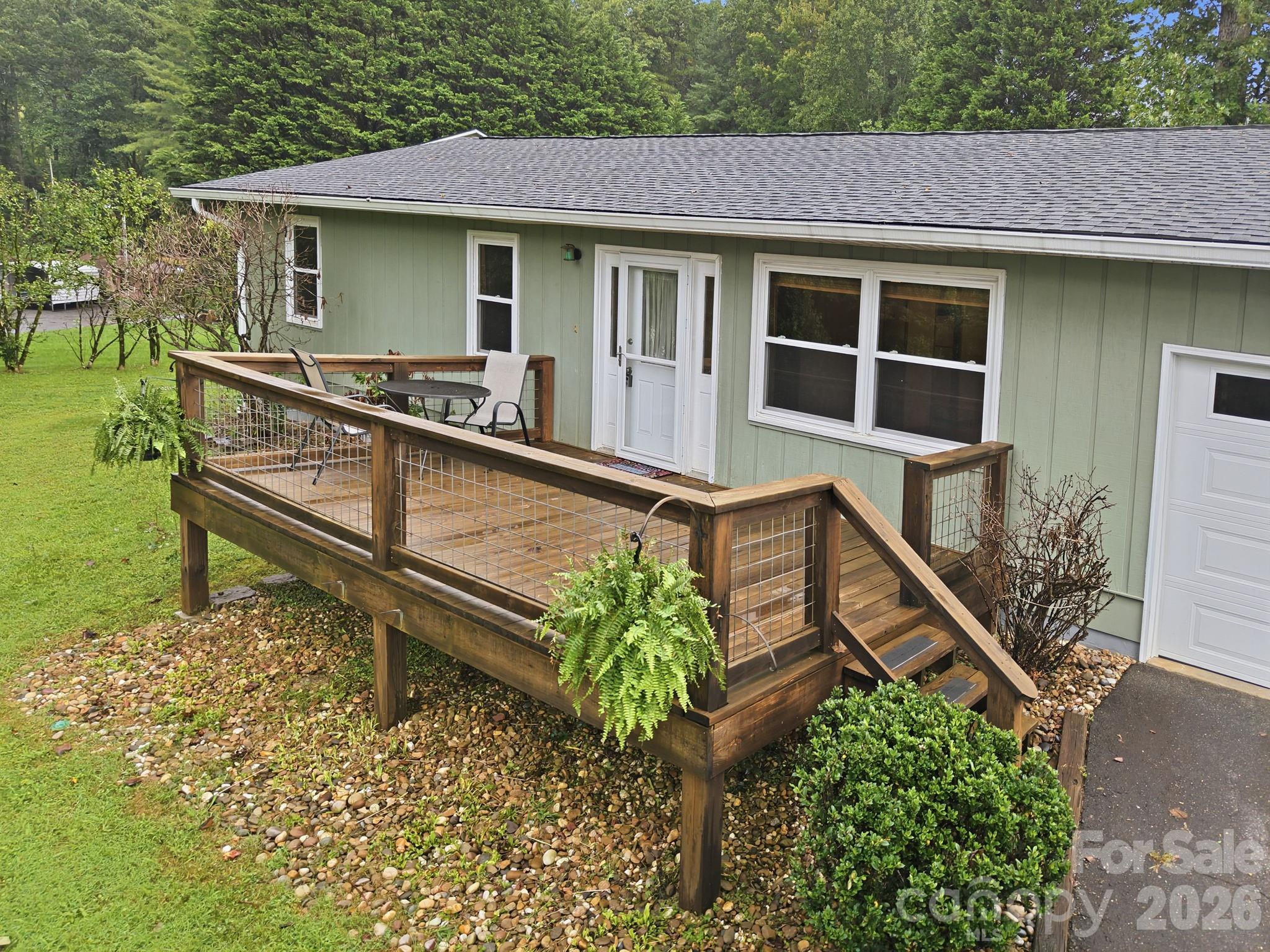 62 Hunters Field Lane — Mills River
