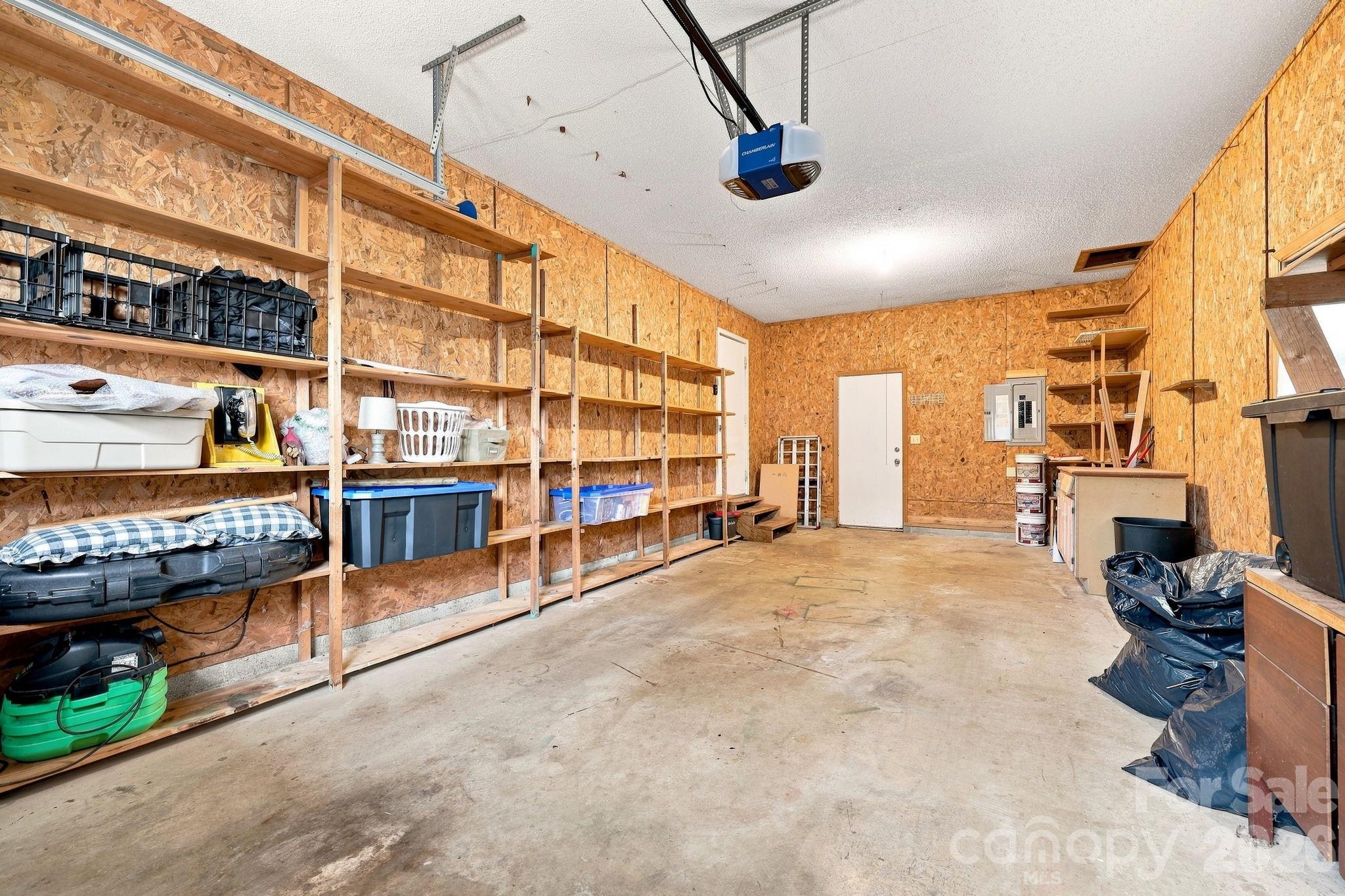 62 Hunters Field Lane — Mills River