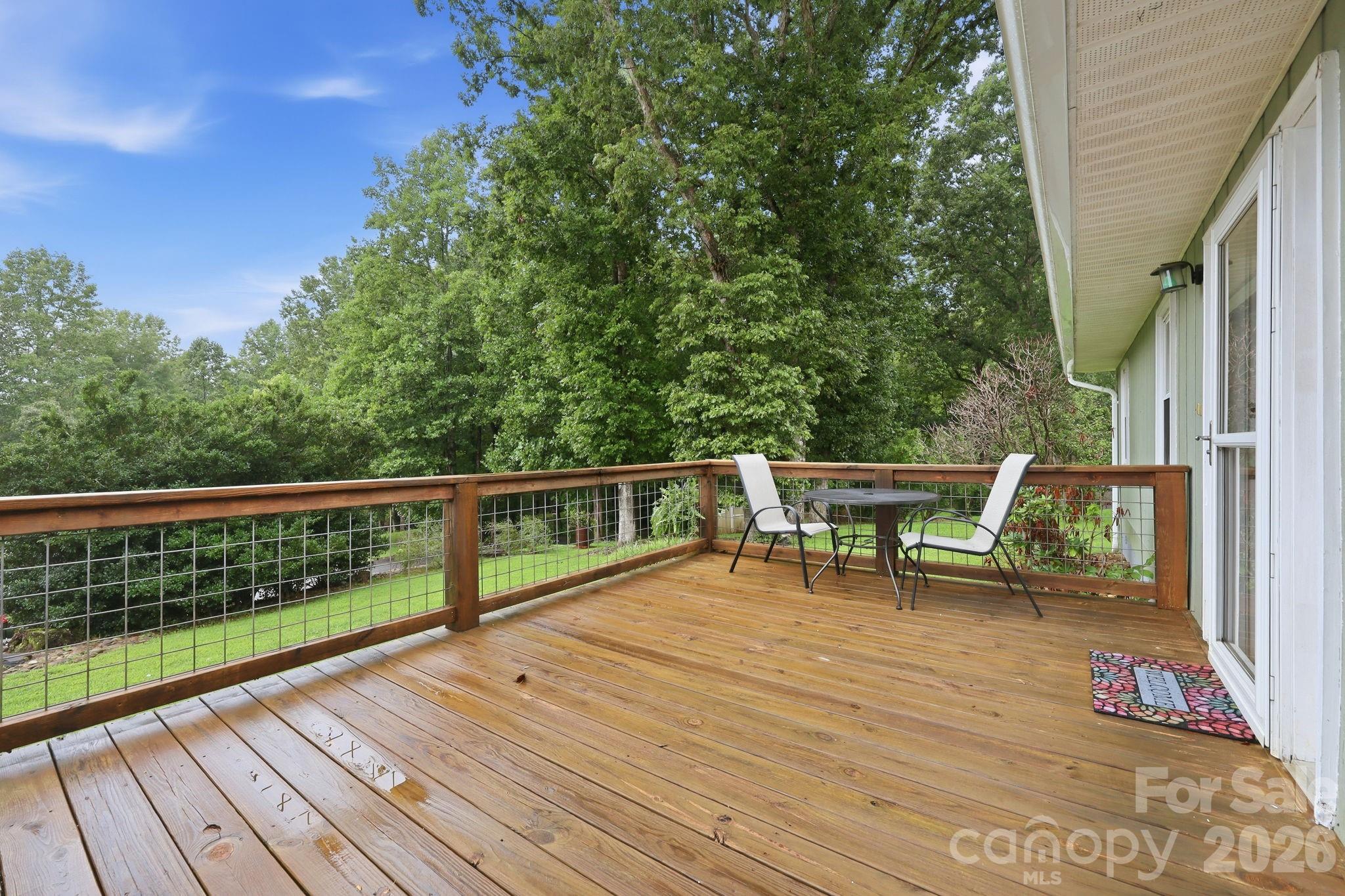 62 Hunters Field Lane — Mills River