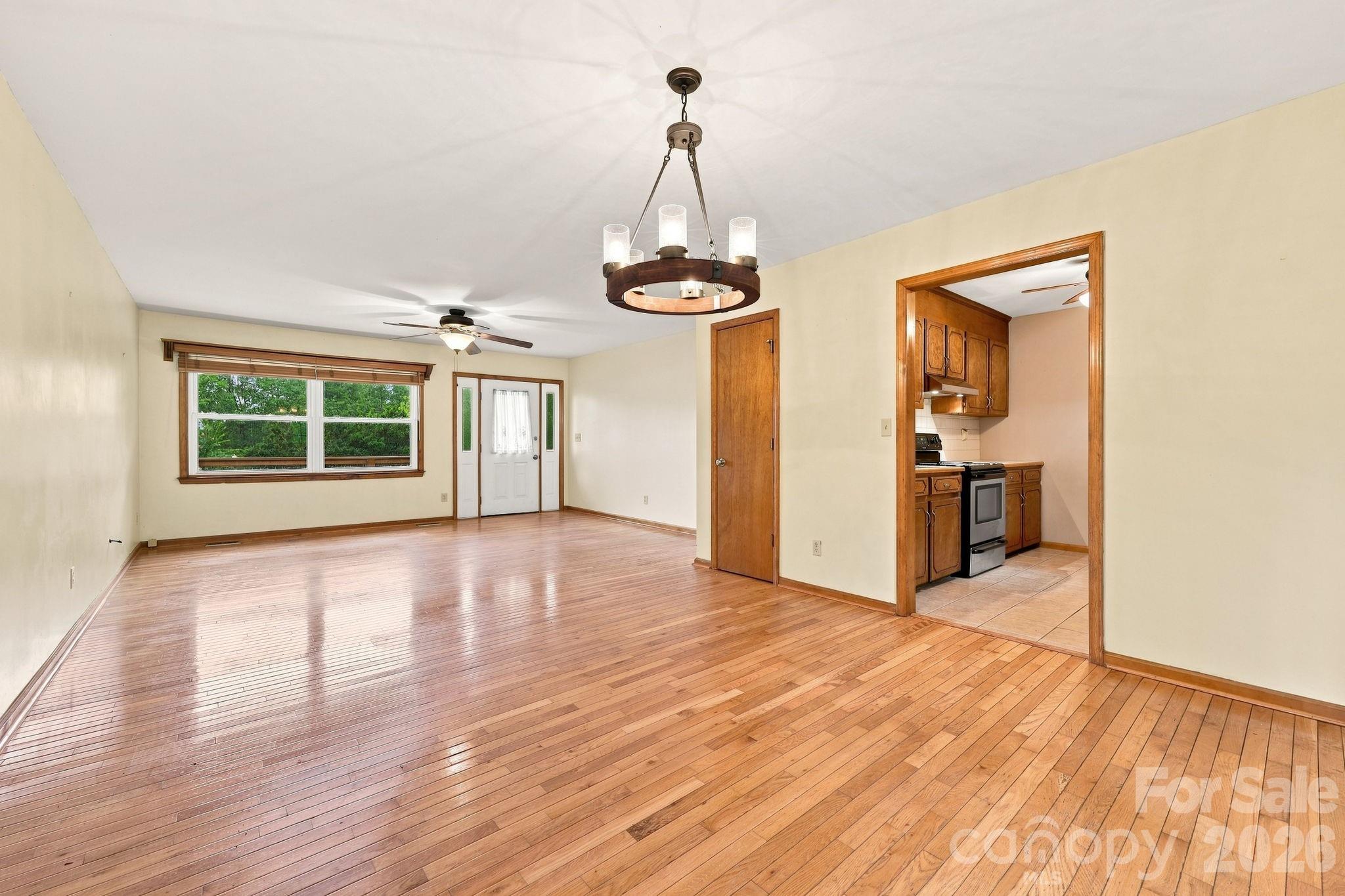62 Hunters Field Lane — Mills River