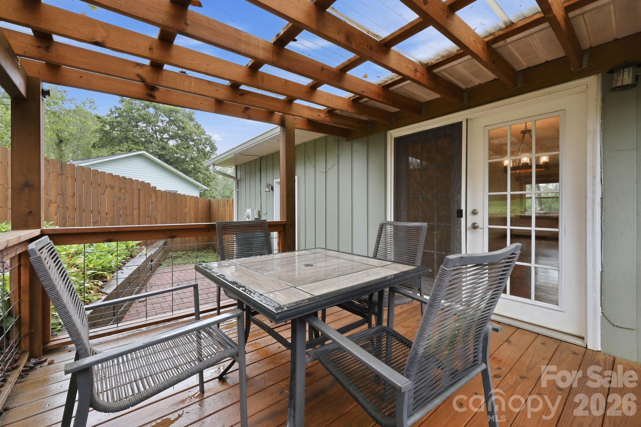 62 Hunters Field Lane — Mills River