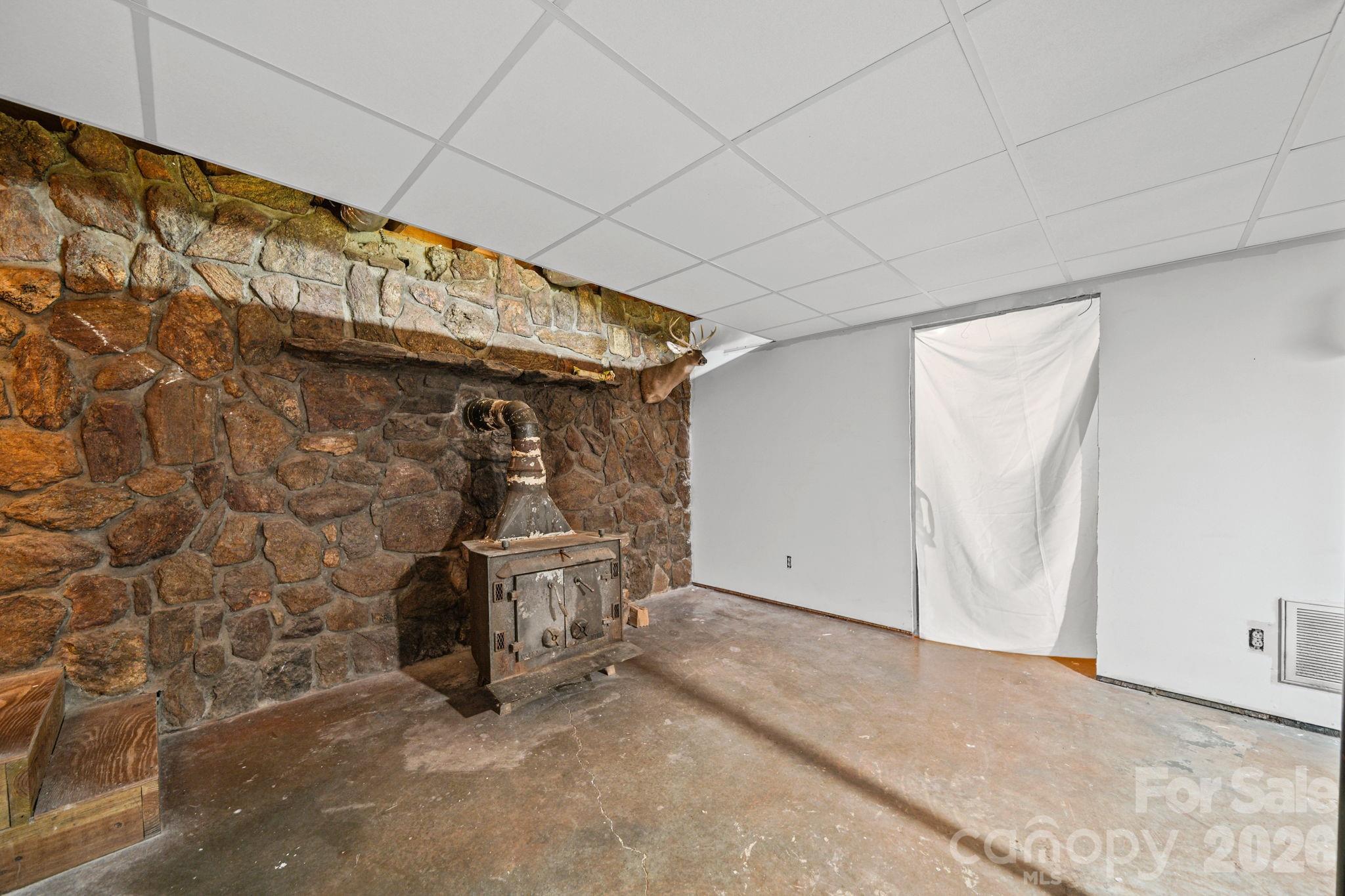 6643 Wards Gap Road — Casar