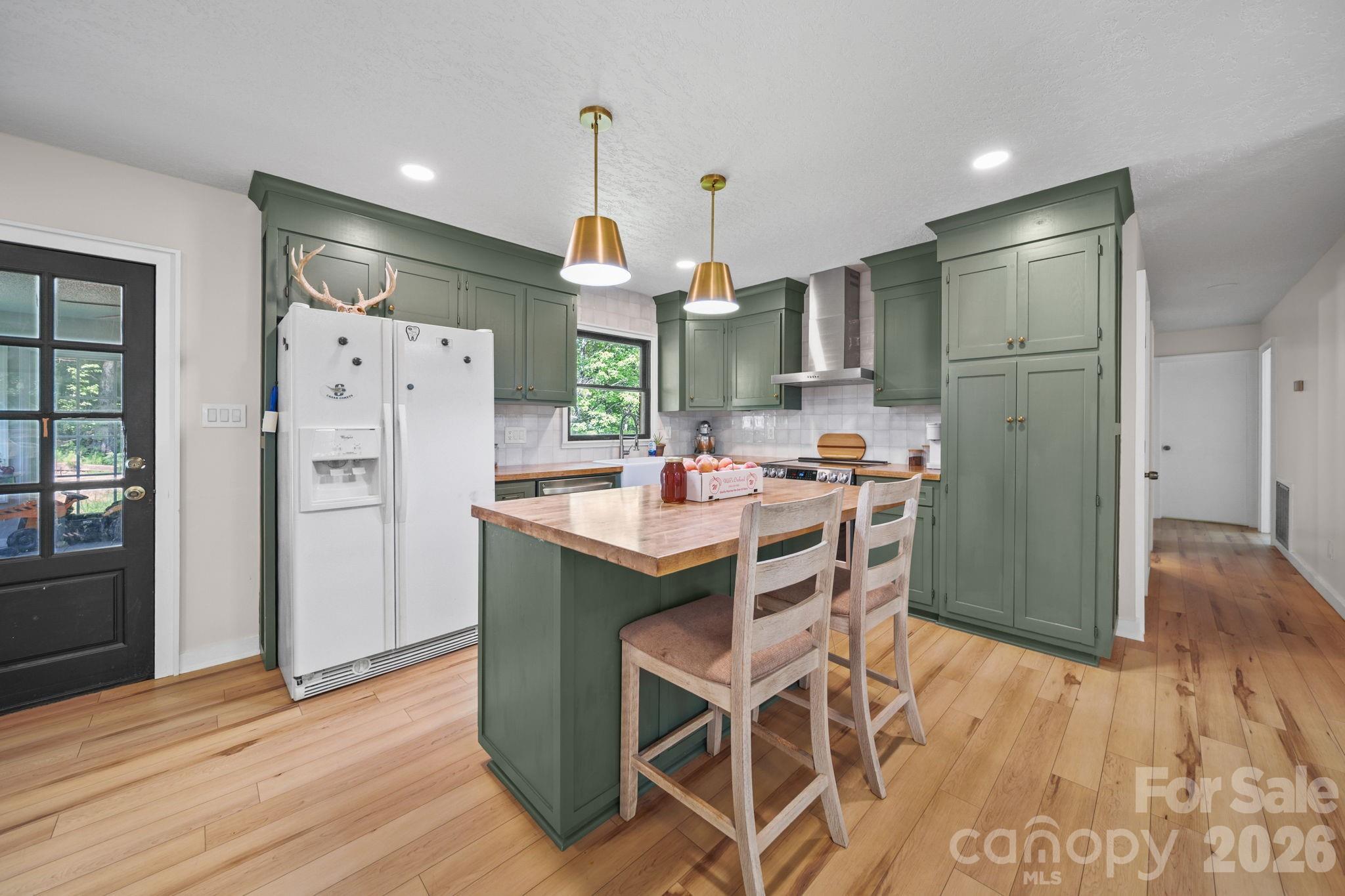 6643 Wards Gap Road — Casar