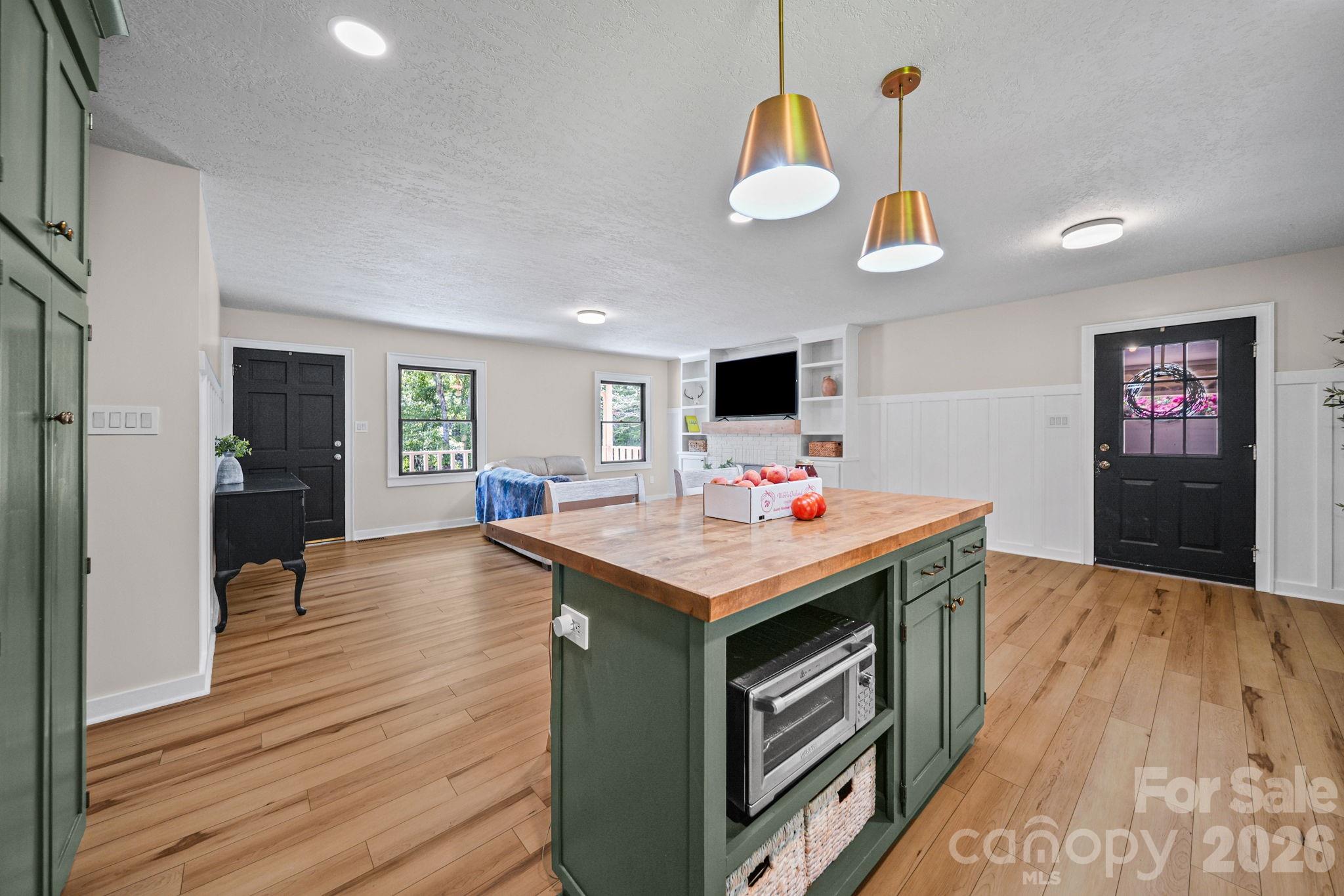 6643 Wards Gap Road — Casar