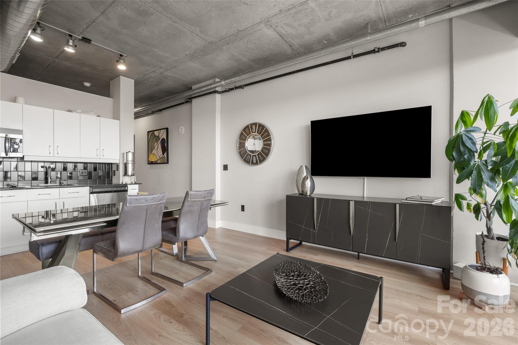505 E 6th Street #915 — Charlotte
