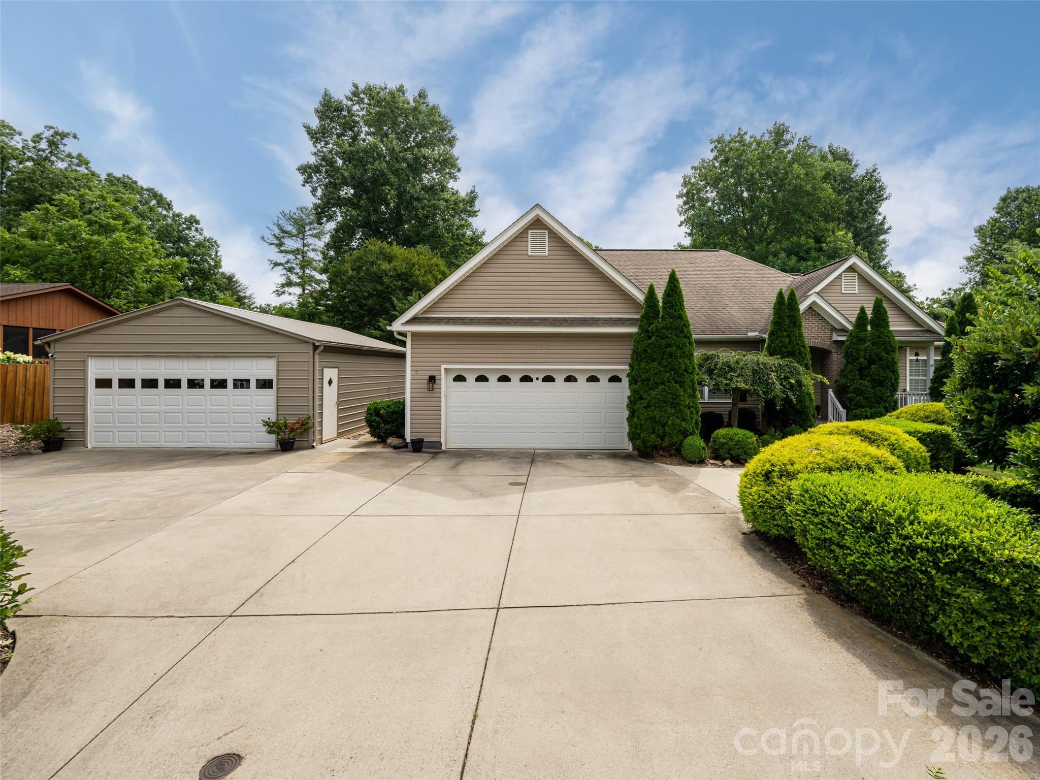 125 Craggy Street — Black Mountain