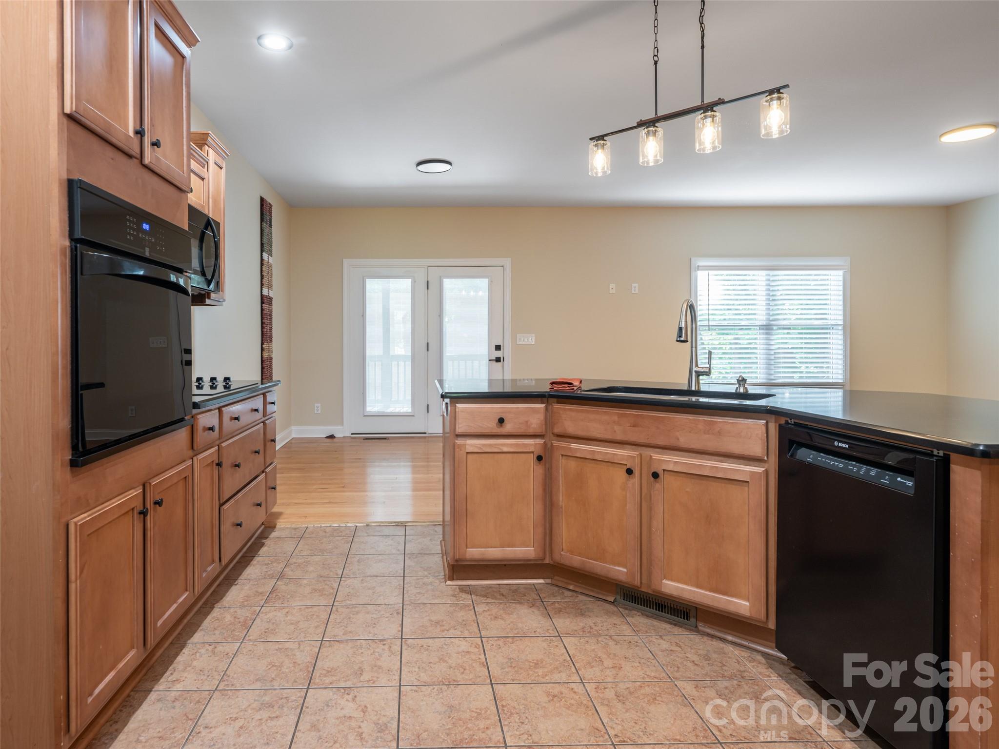 125 Craggy Street — Black Mountain