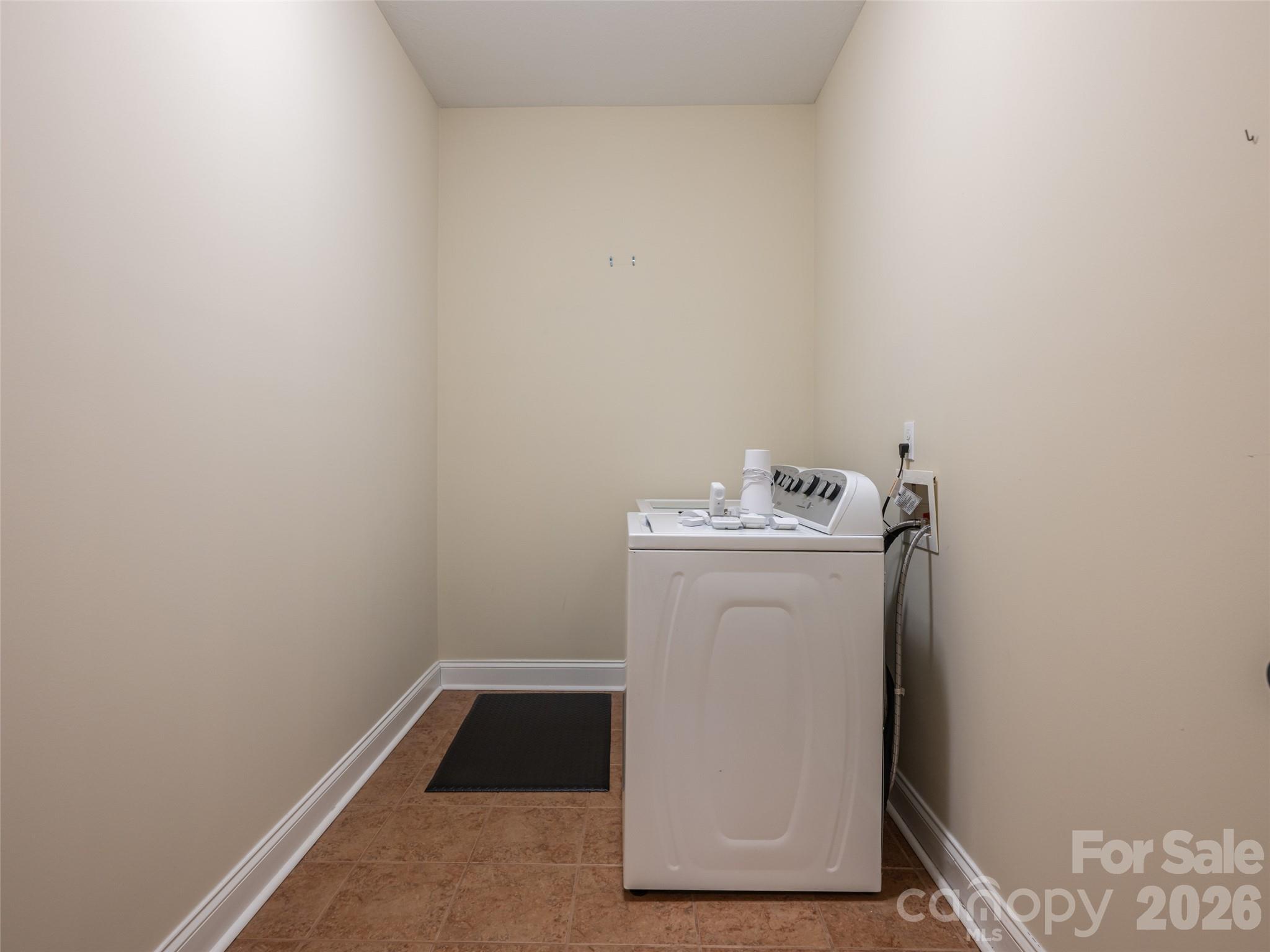 125 Craggy Street — Black Mountain