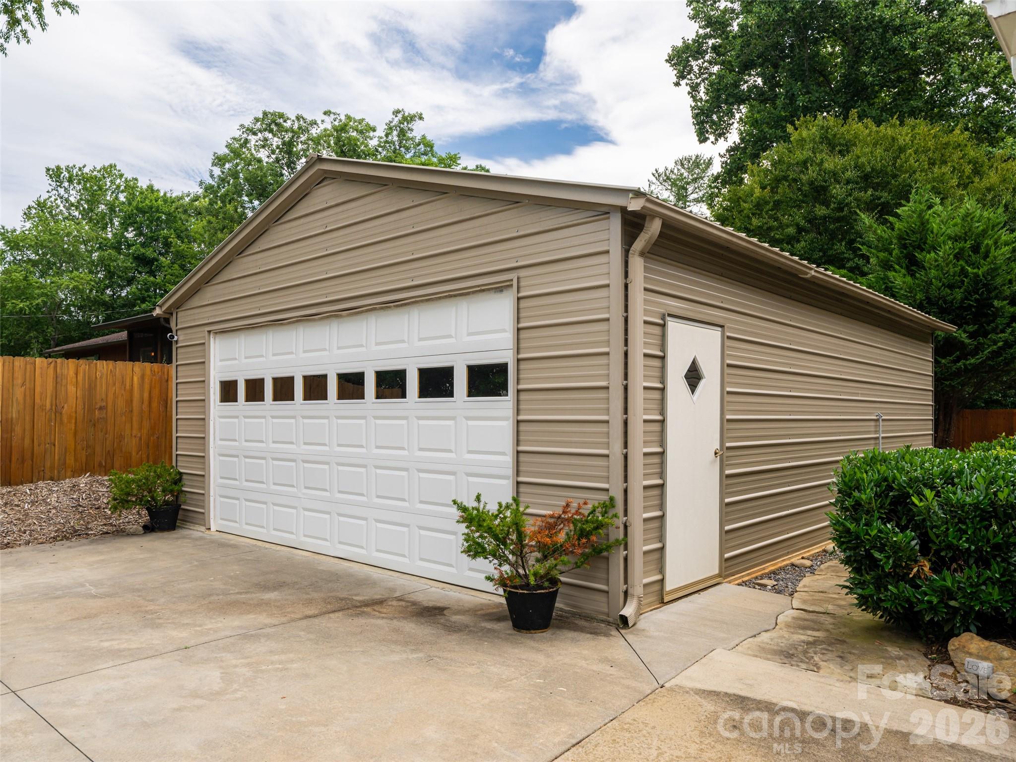 125 Craggy Street — Black Mountain