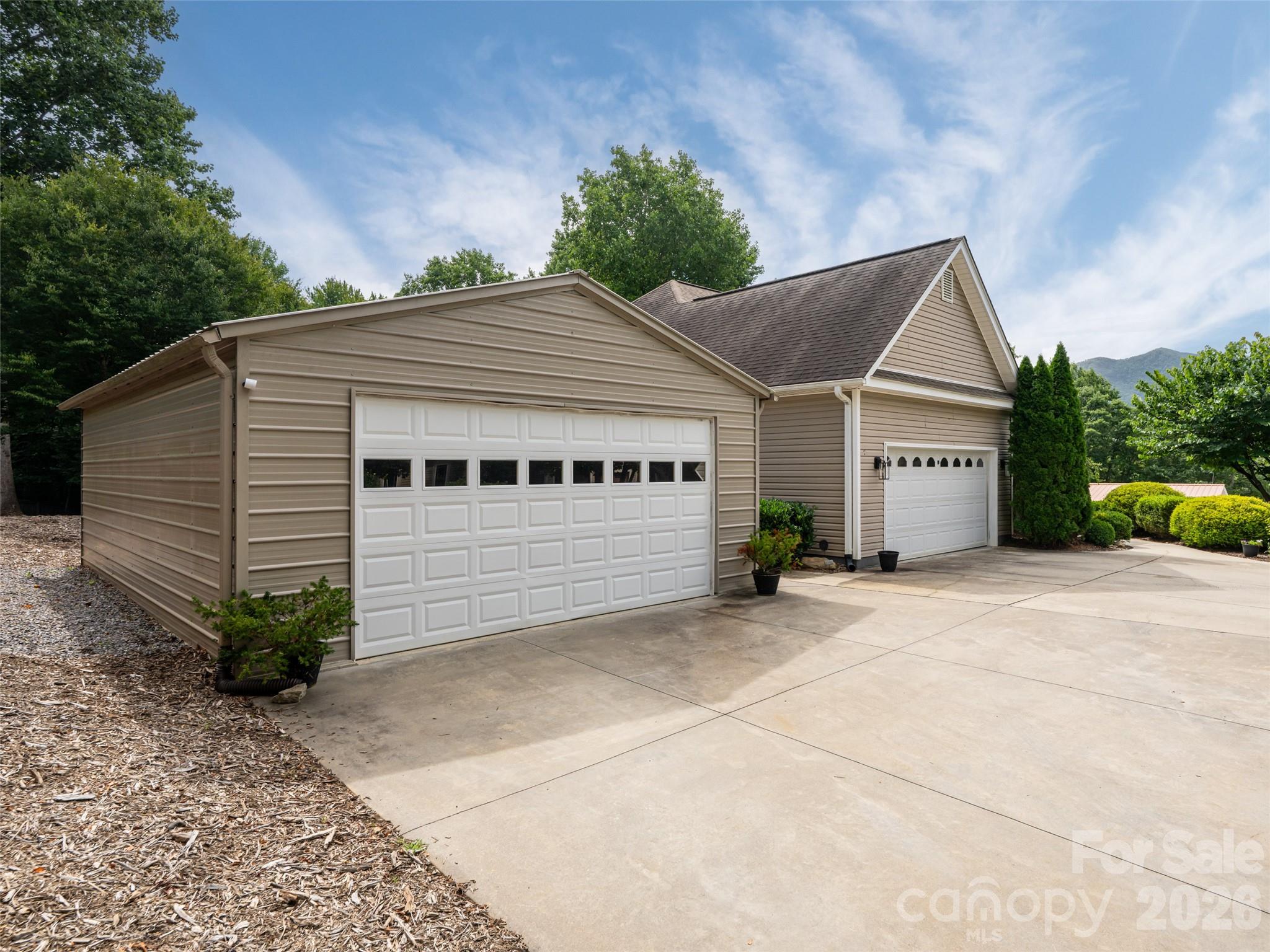 125 Craggy Street — Black Mountain