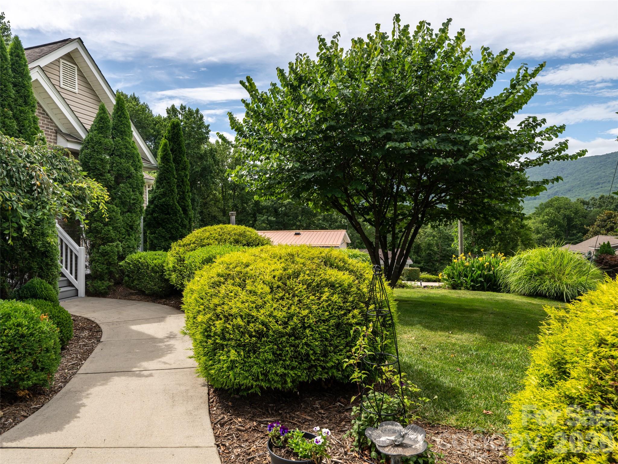 125 Craggy Street — Black Mountain