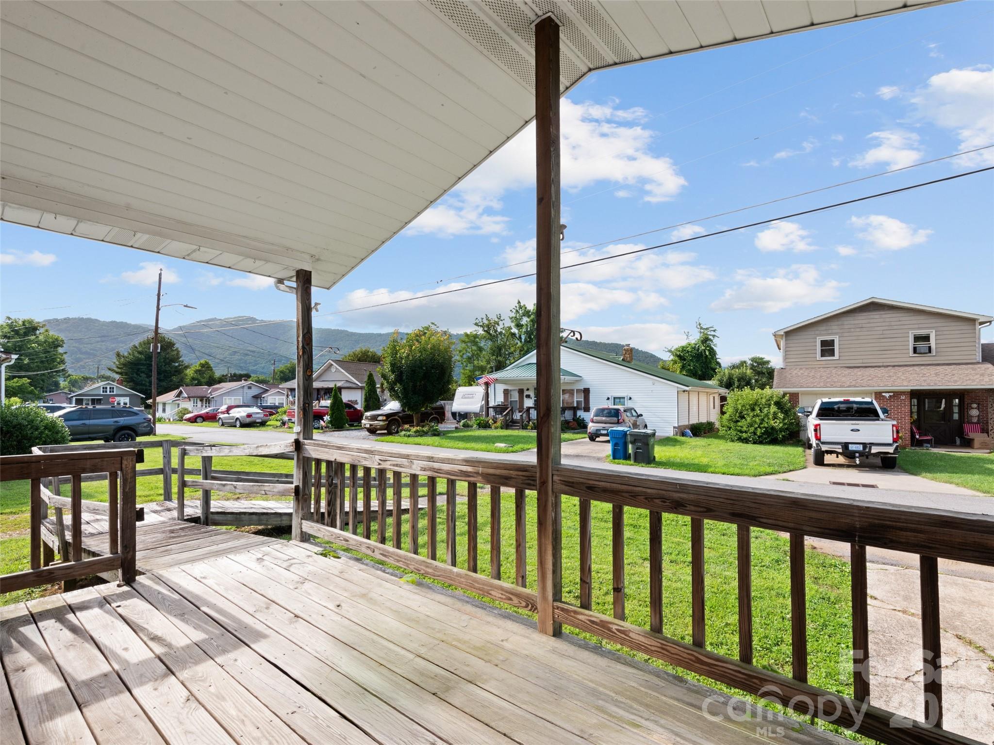 39 Spruce Street — Waynesville