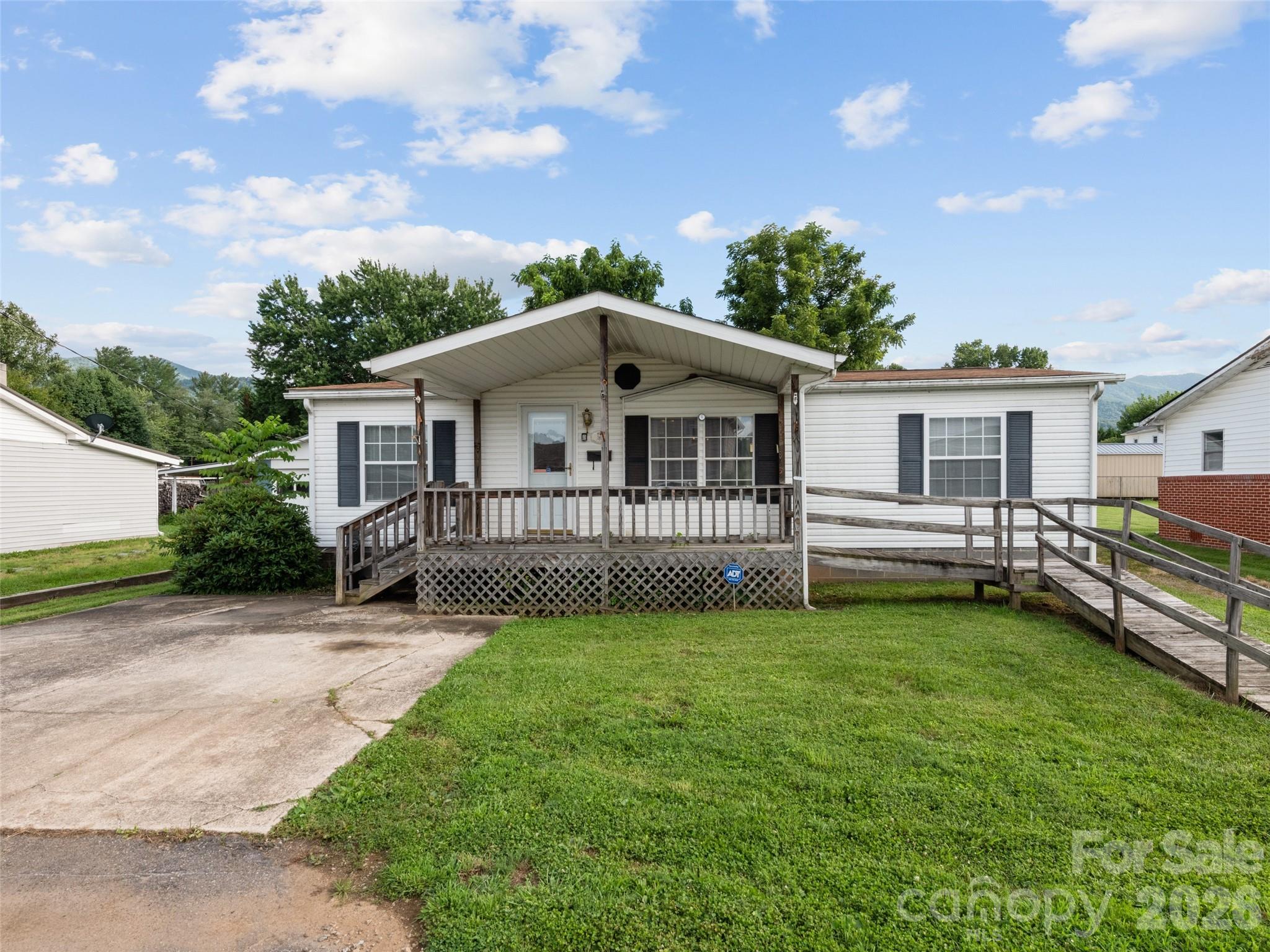 39 Spruce Street — Waynesville