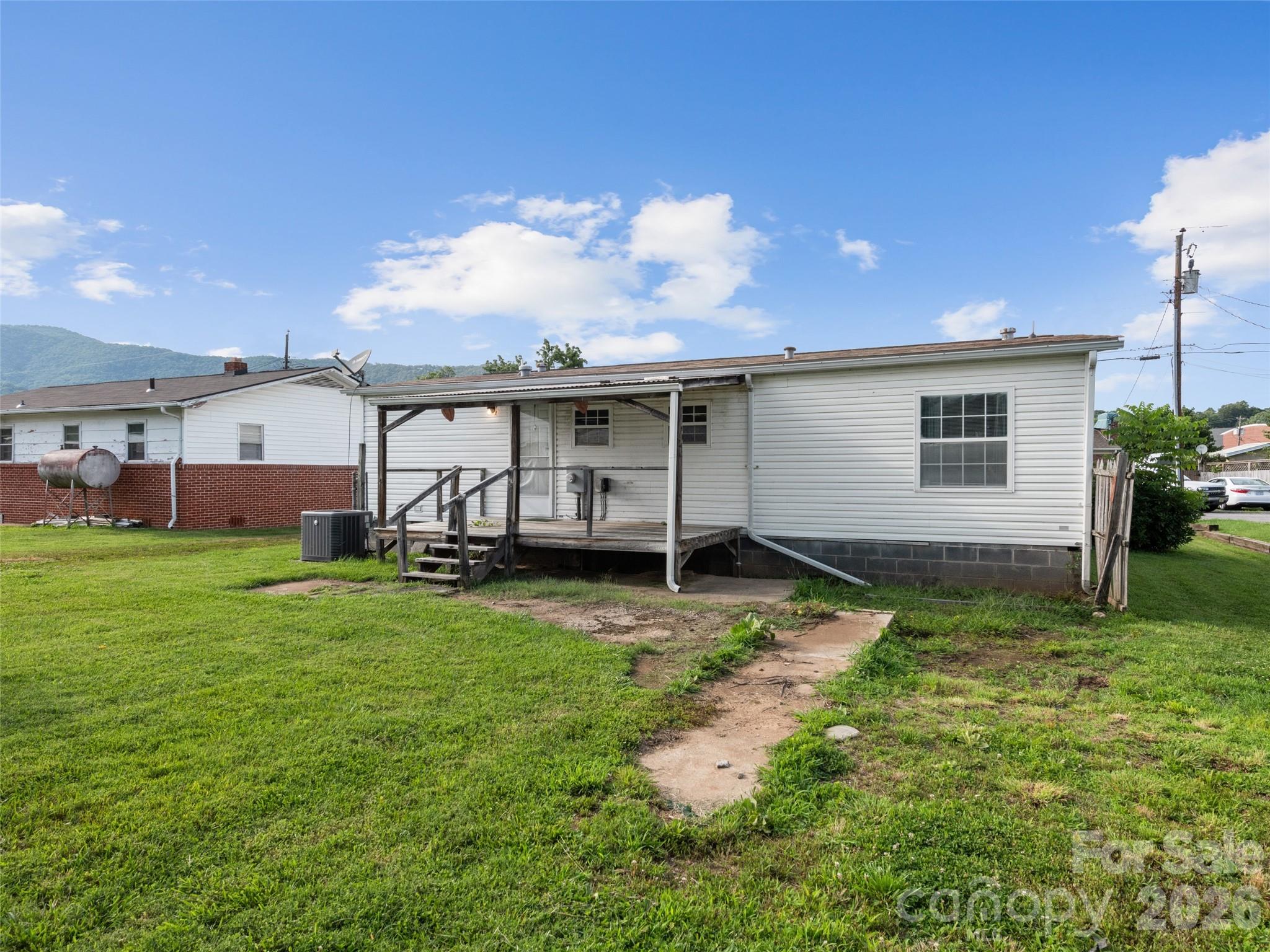 39 Spruce Street — Waynesville