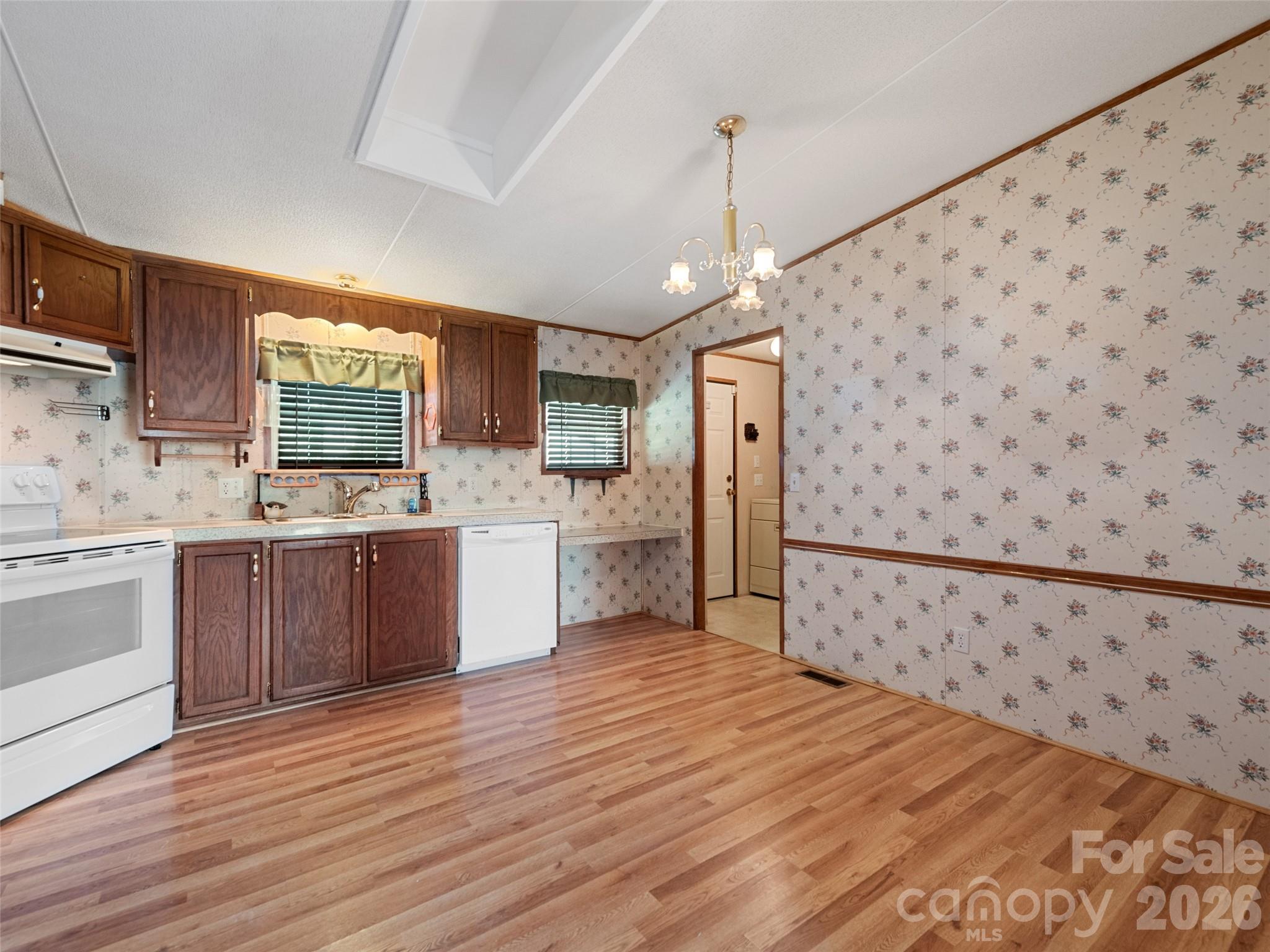 39 Spruce Street — Waynesville