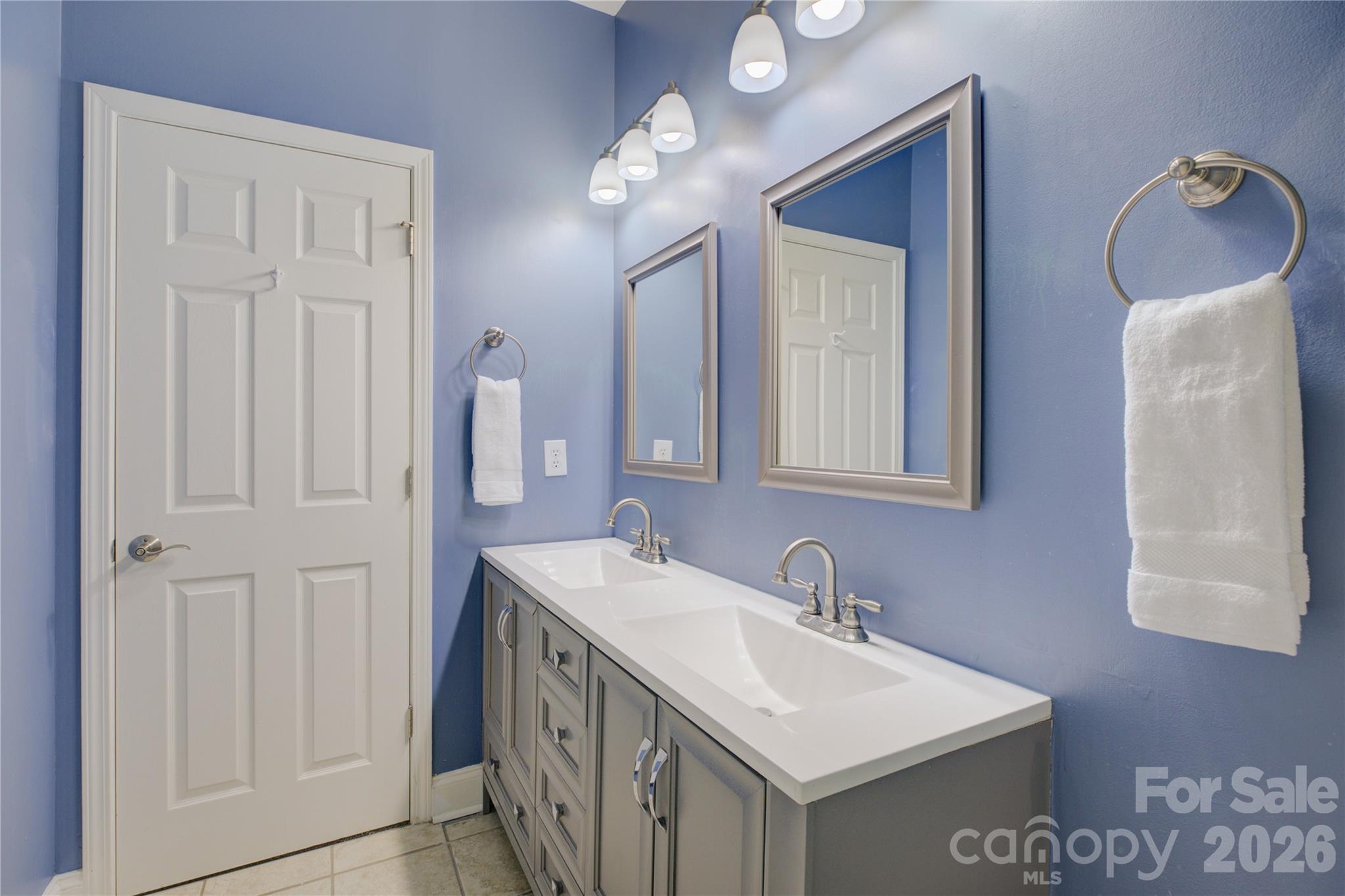16815 Crosshaven Drive — Charlotte