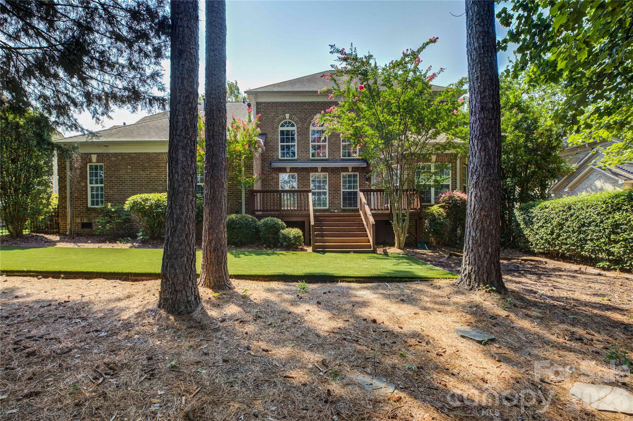 16815 Crosshaven Drive — Charlotte