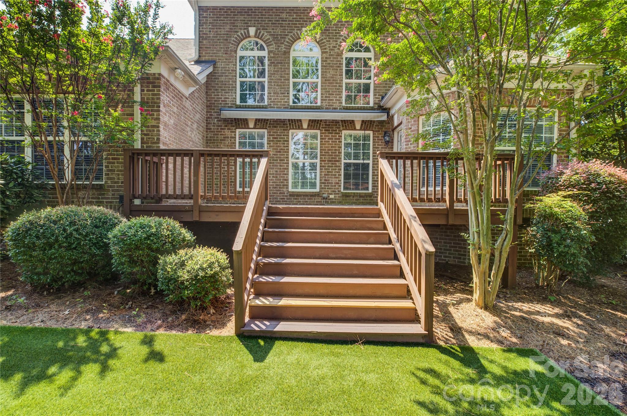 16815 Crosshaven Drive — Charlotte