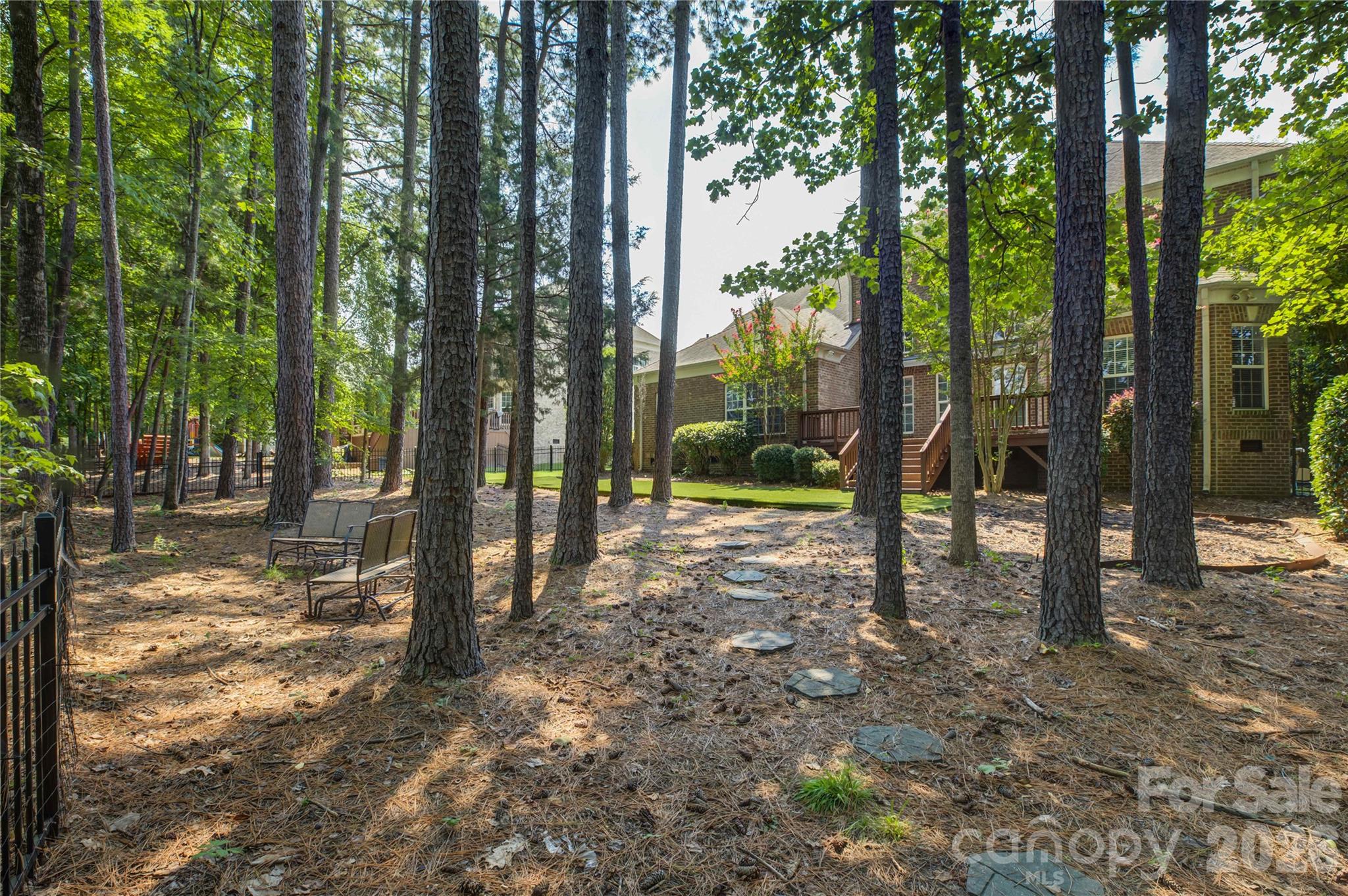 16815 Crosshaven Drive — Charlotte