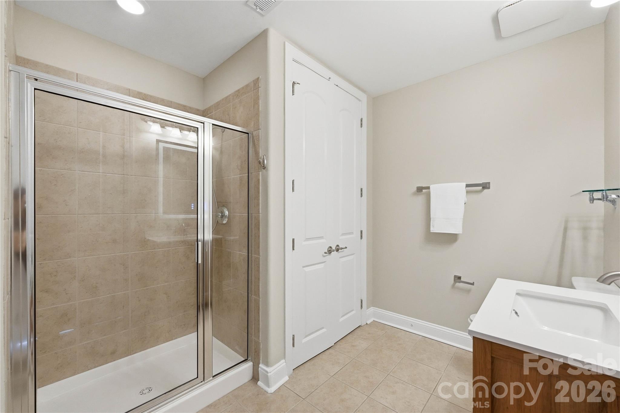 4625 Piedmont Row Drive — Charlotte