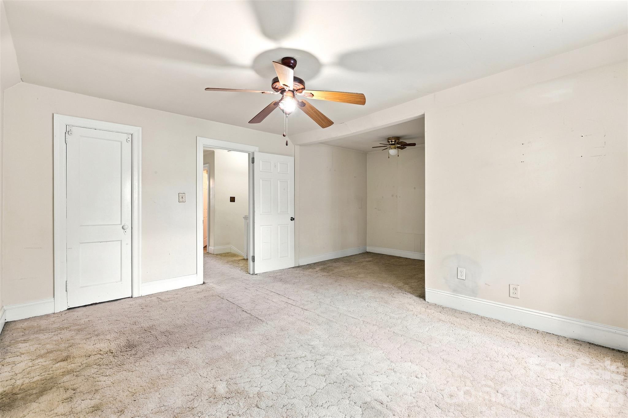 704 N Washington Street — Shelby