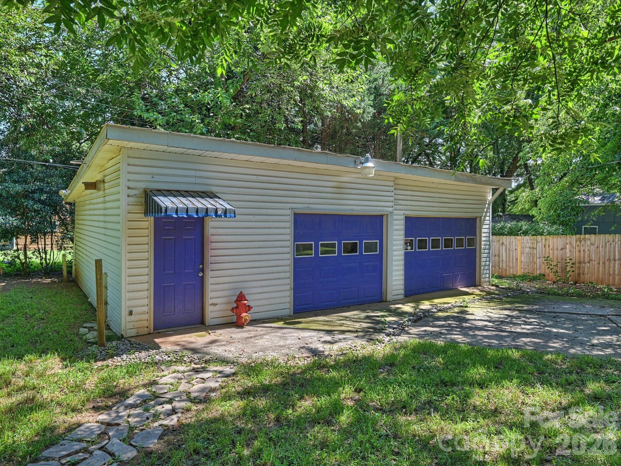 3014 Yadkin Avenue — Charlotte