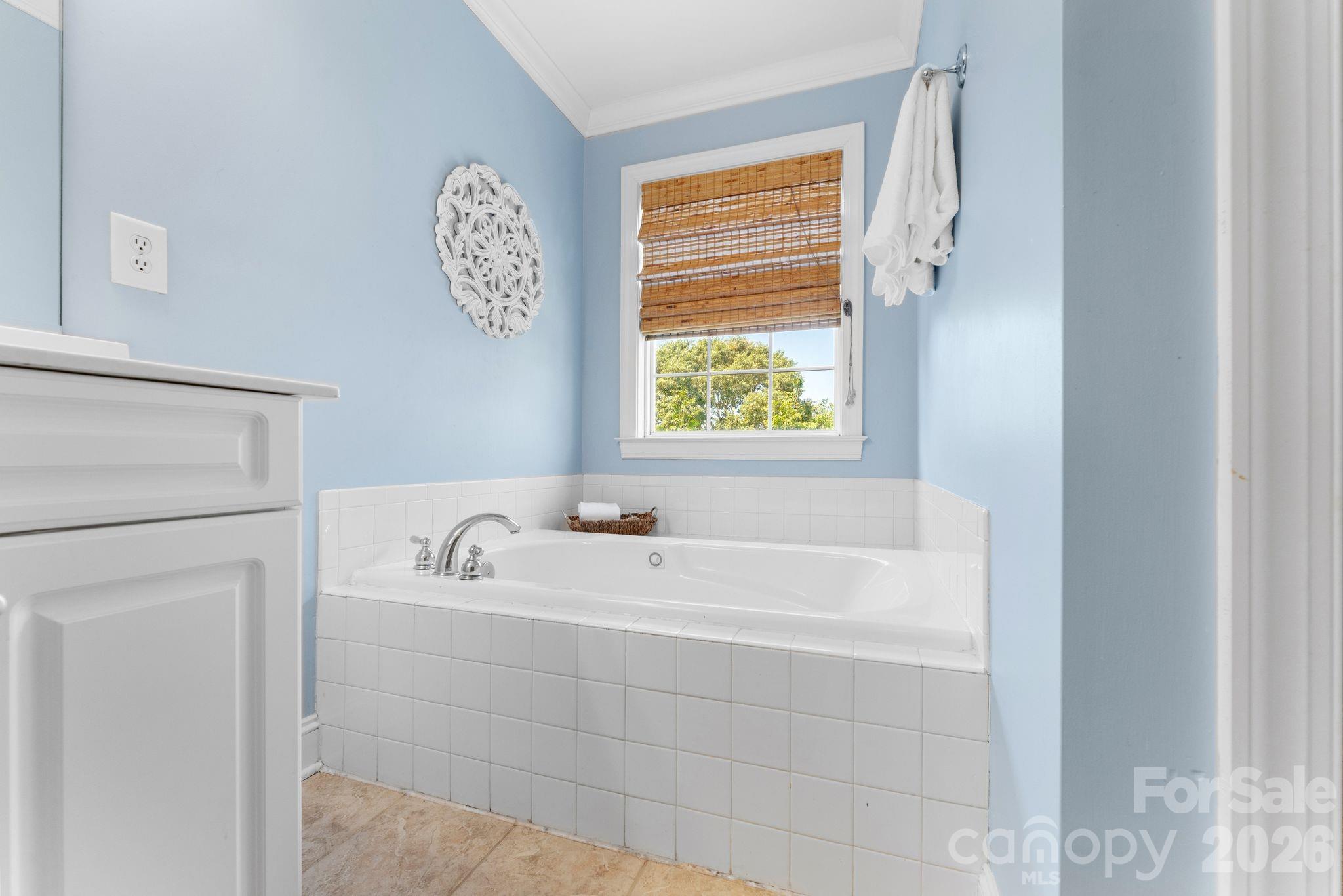 220 Lake Dale Court — Clemmons