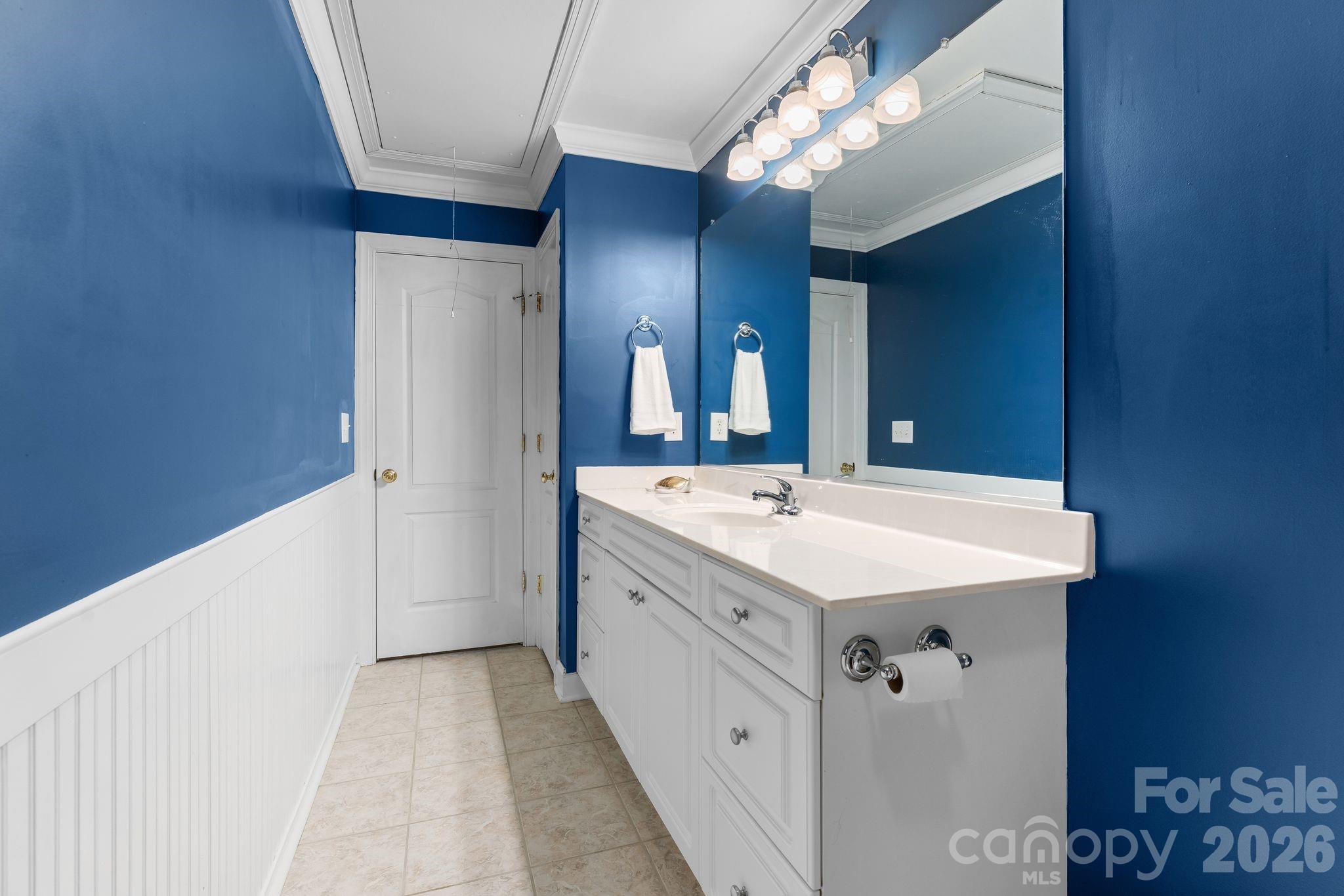 220 Lake Dale Court — Clemmons